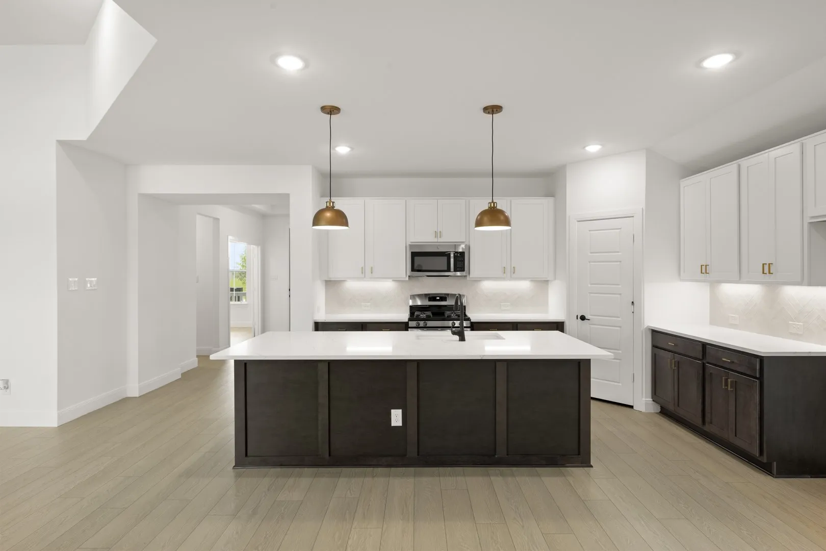1023 Rylan- Kitchen-2