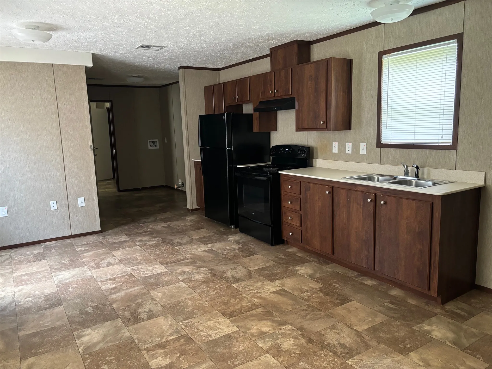 Manufactured Home For Sale in Mc Lennan County , 3702 B Katy Lane, Waco, Texas 76705, 2 Bedroom, 1 Bathroom, Garage spaces, 672 Sqft, built in 2016, mls#21186851, Real Estate Agent in Waco, Homes For Sale in Mc Lennan county, Homes For Sale in Waco, Realtor in Waco Texas, Real Estate Brokerage Independent Realty Texas, Luminita Cordes Realtor