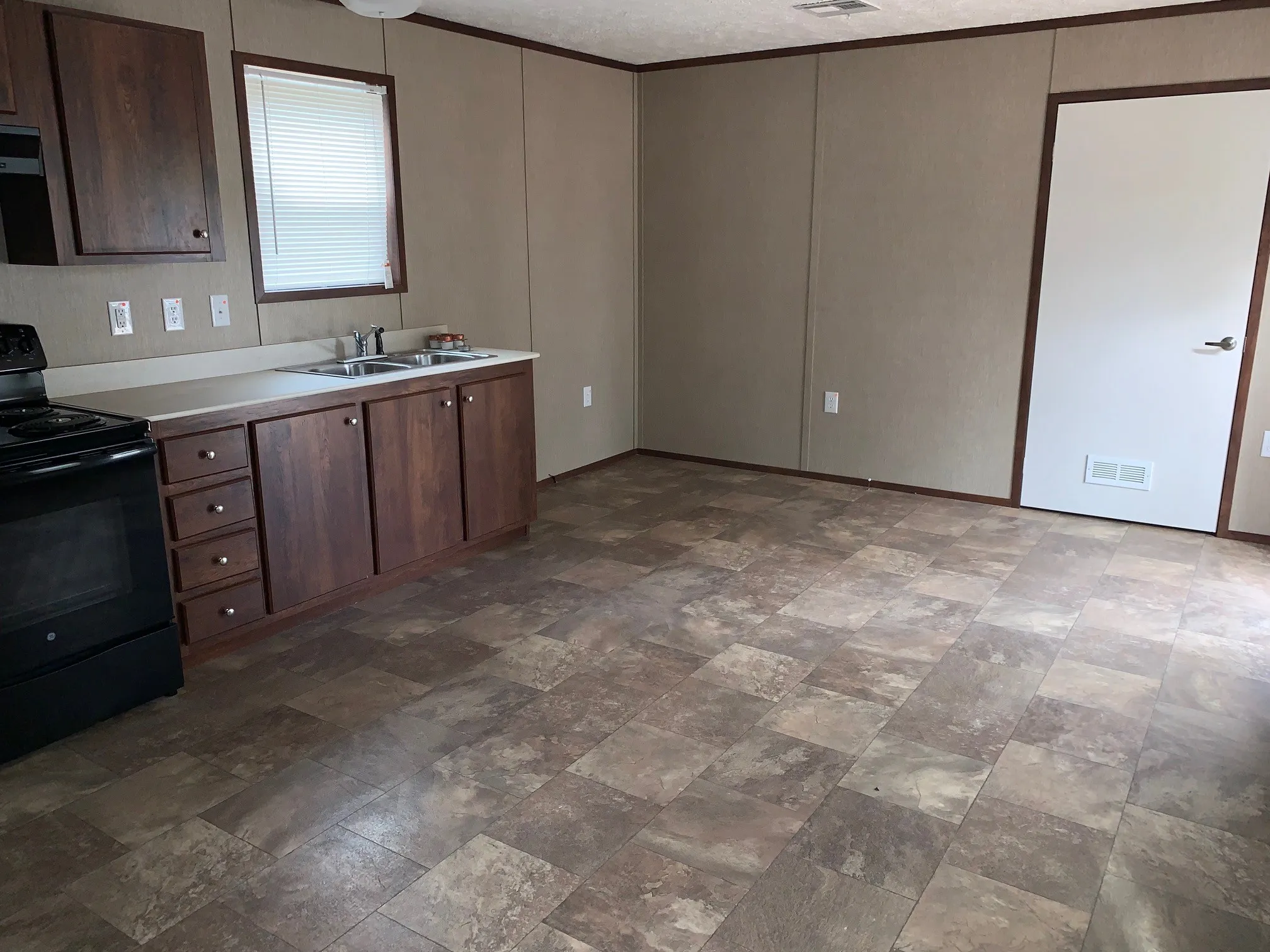 Manufactured Home For Sale in Mc Lennan County , 3702 B Katy Lane, Waco, Texas 76705, 2 Bedroom, 1 Bathroom, Garage spaces, 672 Sqft, built in 2016, mls#21186851, Real Estate Agent in Waco, Homes For Sale in Mc Lennan county, Homes For Sale in Waco, Realtor in Waco Texas, Real Estate Brokerage Independent Realty Texas, Luminita Cordes Realtor
