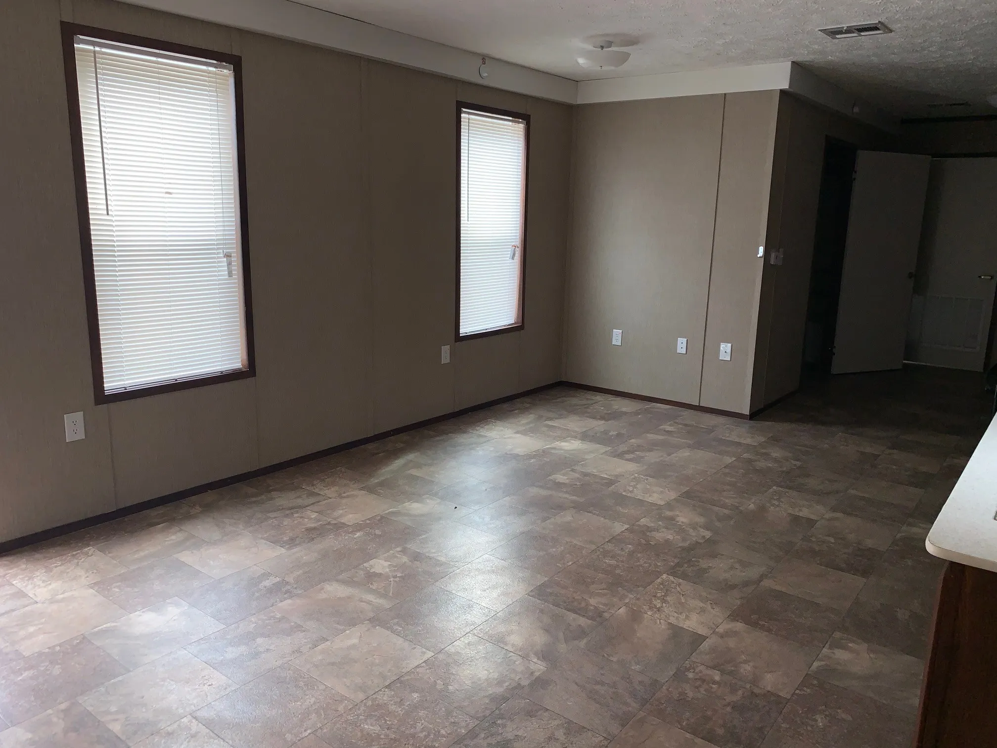 Manufactured Home For Sale in Mc Lennan County , 3702 B Katy Lane, Waco, Texas 76705, 2 Bedroom, 1 Bathroom, Garage spaces, 672 Sqft, built in 2016, mls#21186851, Real Estate Agent in Waco, Homes For Sale in Mc Lennan county, Homes For Sale in Waco, Realtor in Waco Texas, Real Estate Brokerage Independent Realty Texas, Luminita Cordes Realtor
