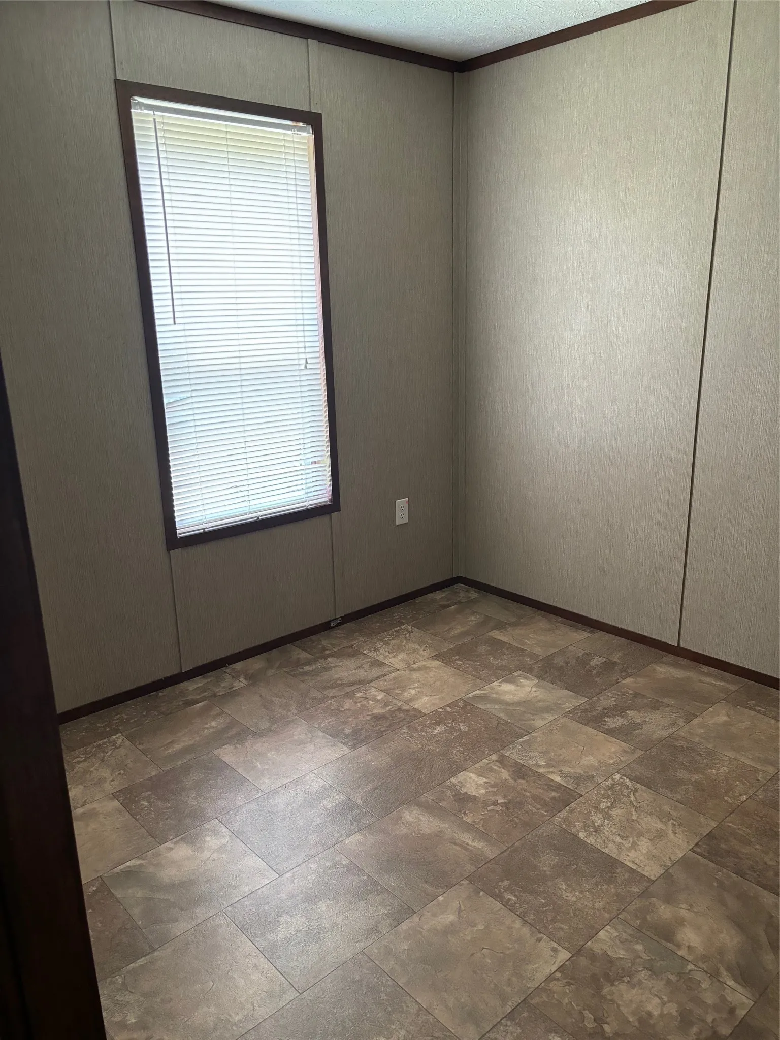 Manufactured Home For Sale in Mc Lennan County , 3702 B Katy Lane, Waco, Texas 76705, 2 Bedroom, 1 Bathroom, Garage spaces, 672 Sqft, built in 2016, mls#21186851, Real Estate Agent in Waco, Homes For Sale in Mc Lennan county, Homes For Sale in Waco, Realtor in Waco Texas, Real Estate Brokerage Independent Realty Texas, Luminita Cordes Realtor