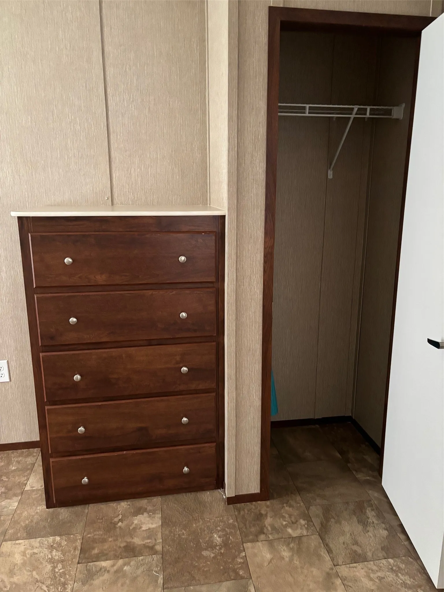 Manufactured Home For Sale in Mc Lennan County , 3702 B Katy Lane, Waco, Texas 76705, 2 Bedroom, 1 Bathroom, Garage spaces, 672 Sqft, built in 2016, mls#21186851, Real Estate Agent in Waco, Homes For Sale in Mc Lennan county, Homes For Sale in Waco, Realtor in Waco Texas, Real Estate Brokerage Independent Realty Texas, Luminita Cordes Realtor