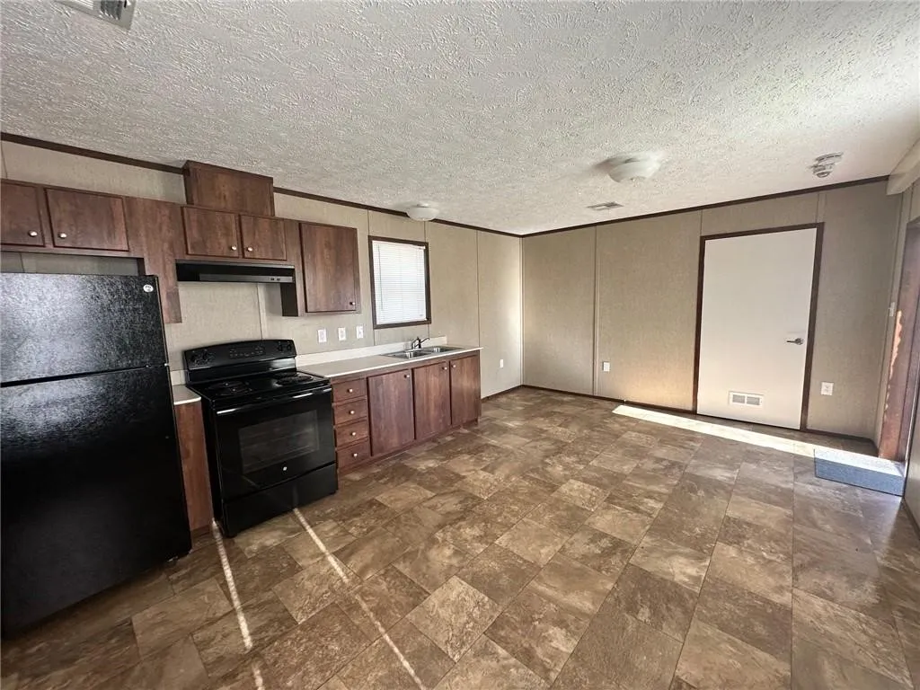 Manufactured Home For Sale in Mc Lennan County , 3702 B Katy Lane, Waco, Texas 76705, 2 Bedroom, 1 Bathroom, Garage spaces, 672 Sqft, built in 2016, mls#21186851, Real Estate Agent in Waco, Homes For Sale in Mc Lennan county, Homes For Sale in Waco, Realtor in Waco Texas, Real Estate Brokerage Independent Realty Texas, Luminita Cordes Realtor