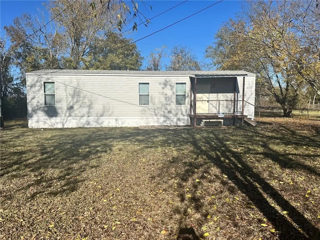 Manufactured Home For Sale in Mc Lennan County , 3702 B Katy Lane, Waco, Texas 76705, 2 Bedroom, 1 Bathroom, Garage spaces, 672 Sqft, built in 2016, mls#21186851, Real Estate Agent in Waco, Homes For Sale in Mc Lennan county, Homes For Sale in Waco, Realtor in Waco Texas, Real Estate Brokerage Independent Realty Texas, Luminita Cordes Realtor