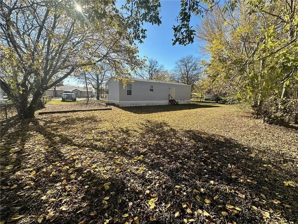 Manufactured Home For Sale in Mc Lennan County , 3702 B Katy Lane, Waco, Texas 76705, 2 Bedroom, 1 Bathroom, Garage spaces, 672 Sqft, built in 2016, mls#21186851, Real Estate Agent in Waco, Homes For Sale in Mc Lennan county, Homes For Sale in Waco, Realtor in Waco Texas, Real Estate Brokerage Independent Realty Texas, Luminita Cordes Realtor
