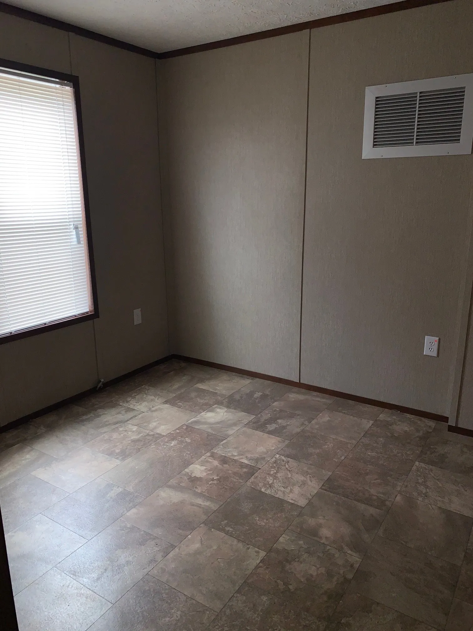 Manufactured Home For Sale in Mc Lennan County , 3702 B Katy Lane, Waco, Texas 76705, 2 Bedroom, 1 Bathroom, Garage spaces, 672 Sqft, built in 2016, mls#21186851, Real Estate Agent in Waco, Homes For Sale in Mc Lennan county, Homes For Sale in Waco, Realtor in Waco Texas, Real Estate Brokerage Independent Realty Texas, Luminita Cordes Realtor