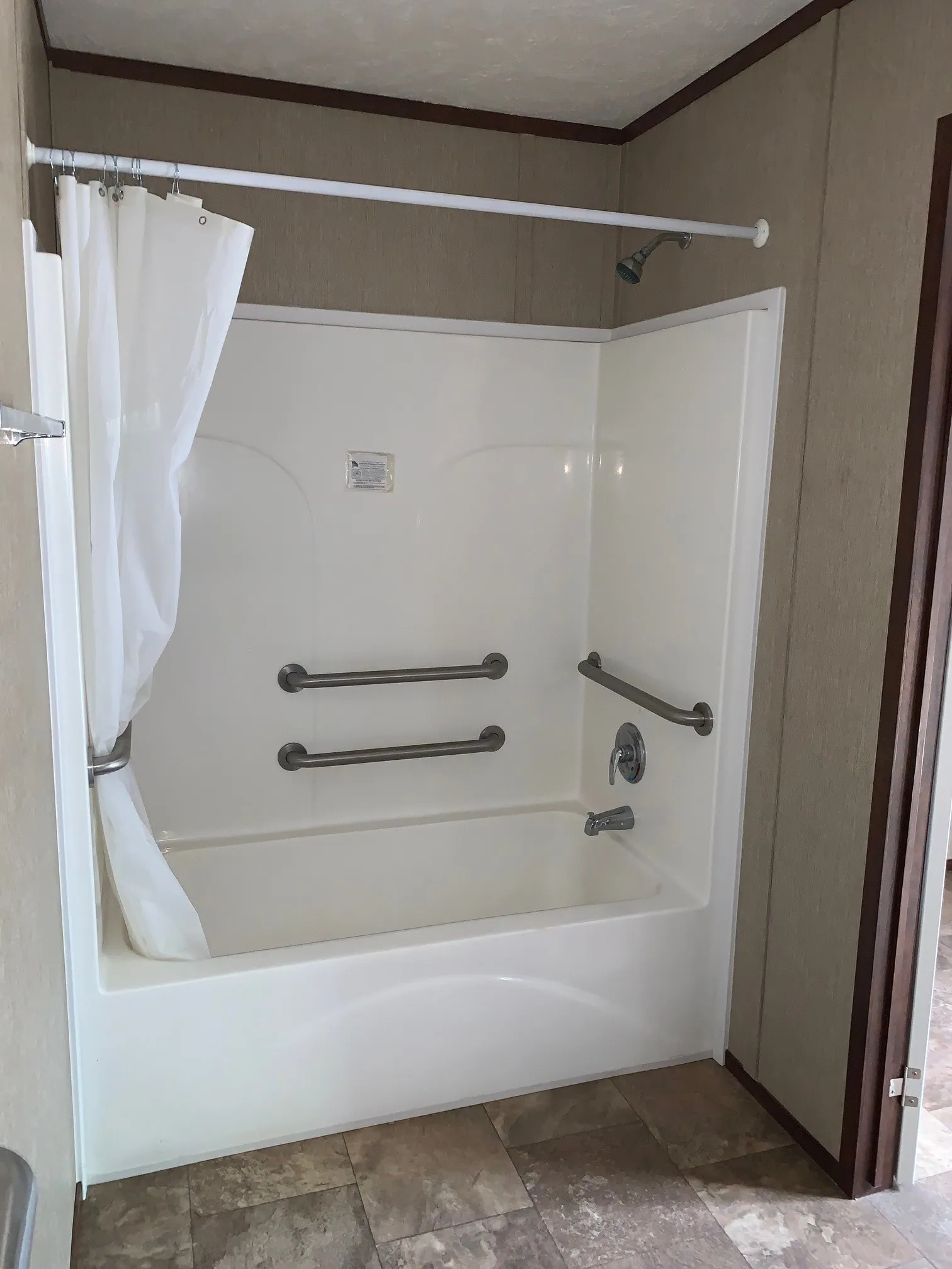 Manufactured Home For Sale in Mc Lennan County , 3702 B Katy Lane, Waco, Texas 76705, 2 Bedroom, 1 Bathroom, Garage spaces, 672 Sqft, built in 2016, mls#21186851, Real Estate Agent in Waco, Homes For Sale in Mc Lennan county, Homes For Sale in Waco, Realtor in Waco Texas, Real Estate Brokerage Independent Realty Texas, Luminita Cordes Realtor