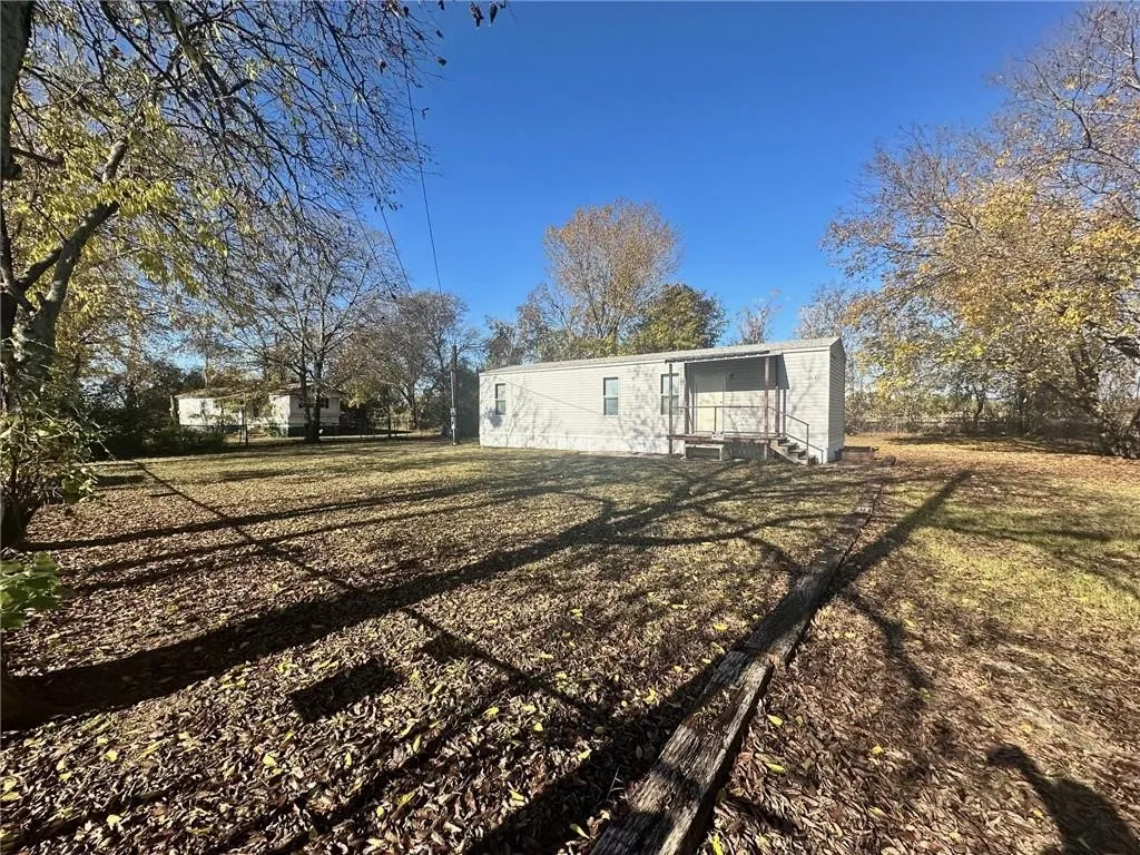 Manufactured Home For Sale in Mc Lennan County , 3702 B Katy Lane, Waco, Texas 76705, 2 Bedroom, 1 Bathroom, Garage spaces, 672 Sqft, built in 2016, mls#21186851, Real Estate Agent in Waco, Homes For Sale in Mc Lennan county, Homes For Sale in Waco, Realtor in Waco Texas, Real Estate Brokerage Independent Realty Texas, Luminita Cordes Realtor