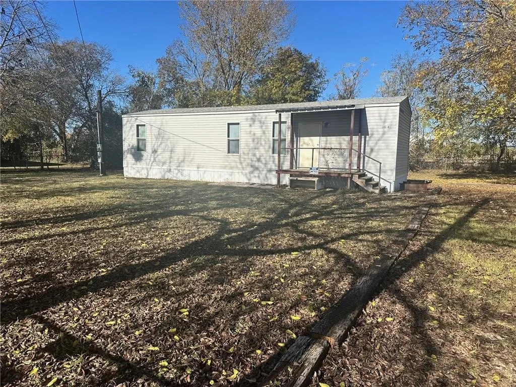 Manufactured Home For Sale in Mc Lennan County , 3702 B Katy Lane, Waco, Texas 76705, 2 Bedroom, 1 Bathroom, Garage spaces, 672 Sqft, built in 2016, mls#21186851, Real Estate Agent in Waco, Homes For Sale in Mc Lennan county, Homes For Sale in Waco, Realtor in Waco Texas, Real Estate Brokerage Independent Realty Texas, Luminita Cordes Realtor