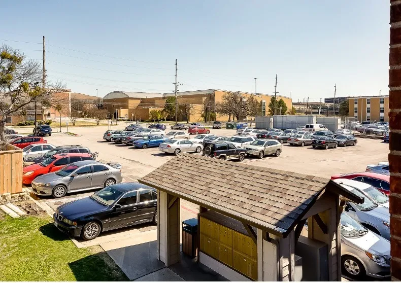 Condominium For Sale in Denton County , 218 N Texas Boulevard, Denton, Texas 76201, 3 Bedroom, 2 Bathroom, Garage spaces, 1,139 Sqft, built in 1985, mls#21186881, Real Estate Agent in Denton, Homes For Sale in Denton county, Homes For Sale in Denton, Realtor in Denton Texas, Real Estate Brokerage Independent Realty Texas, Luminita Cordes Realtor