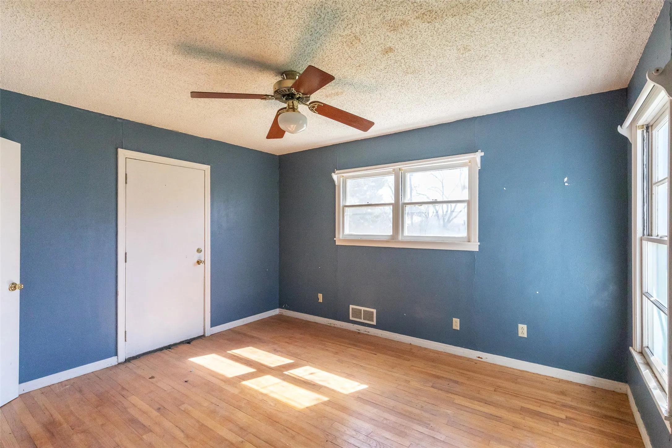 Retail For Sale in Taylor County , 3617 Buffalo Gap Road, Abilene, Texas 79605, 0, 0, Garage spaces, 0 Sqft, built in 1952, Preowned, mls#21177431, Real Estate Agent in Abilene, Homes For Sale in Taylor county, Homes For Sale in Abilene, Realtor in Abilene Texas, Real Estate Brokerage Independent Realty Texas, Luminita Cordes Realtor