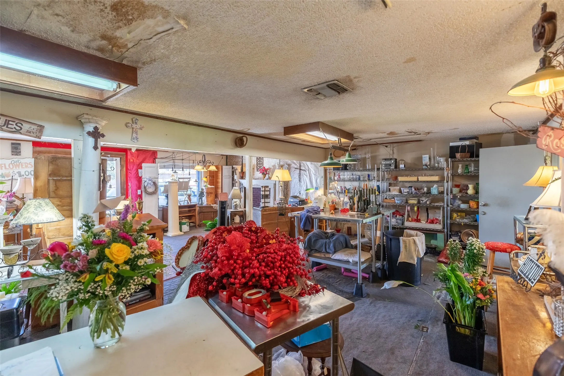 Retail For Sale in Taylor County , 3617 Buffalo Gap Road, Abilene, Texas 79605, 0, 0, Garage spaces, 0 Sqft, built in 1952, Preowned, mls#21177431, Real Estate Agent in Abilene, Homes For Sale in Taylor county, Homes For Sale in Abilene, Realtor in Abilene Texas, Real Estate Brokerage Independent Realty Texas, Luminita Cordes Realtor