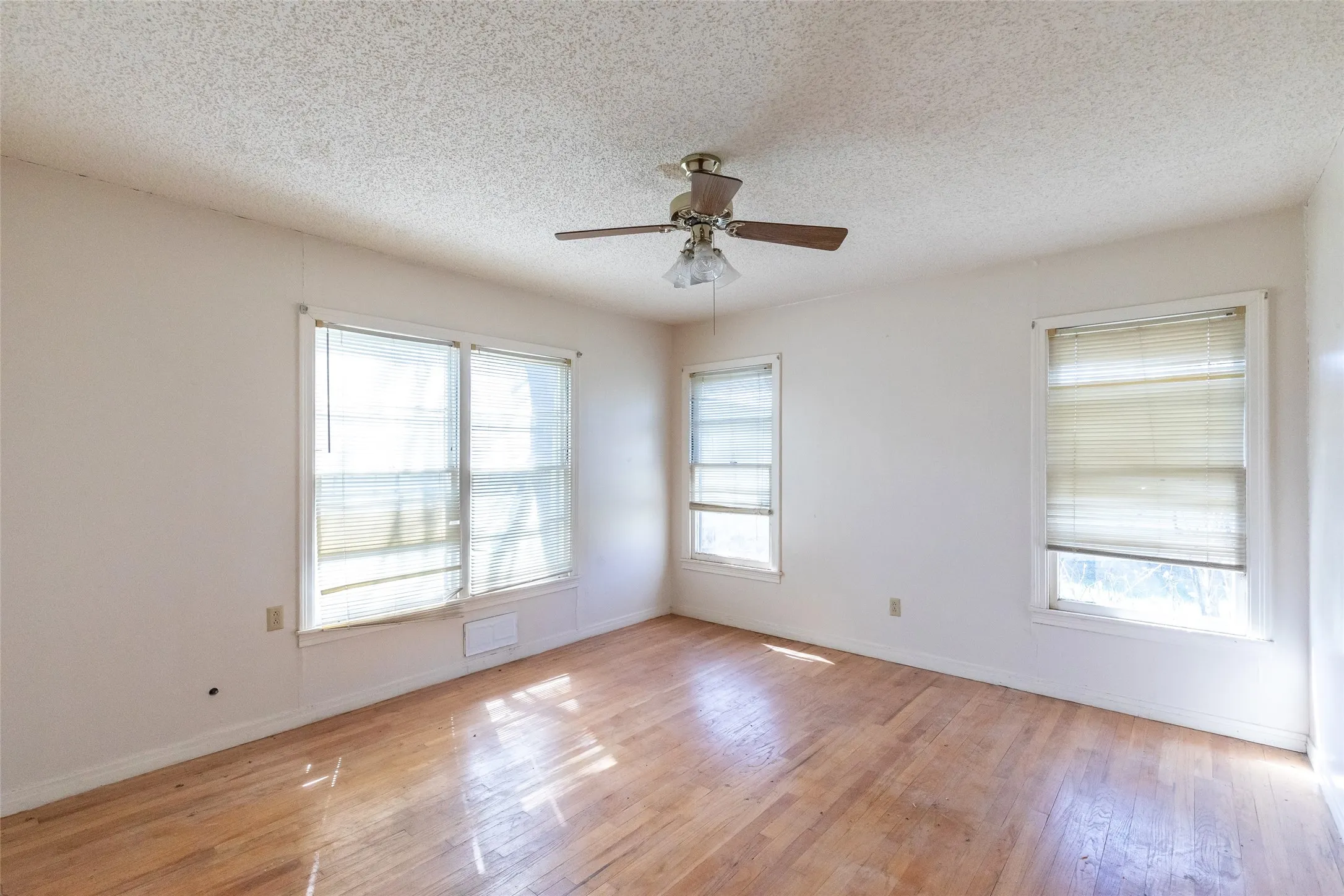 Retail For Sale in Taylor County , 3617 Buffalo Gap Road, Abilene, Texas 79605, 0, 0, Garage spaces, 0 Sqft, built in 1952, Preowned, mls#21177431, Real Estate Agent in Abilene, Homes For Sale in Taylor county, Homes For Sale in Abilene, Realtor in Abilene Texas, Real Estate Brokerage Independent Realty Texas, Luminita Cordes Realtor