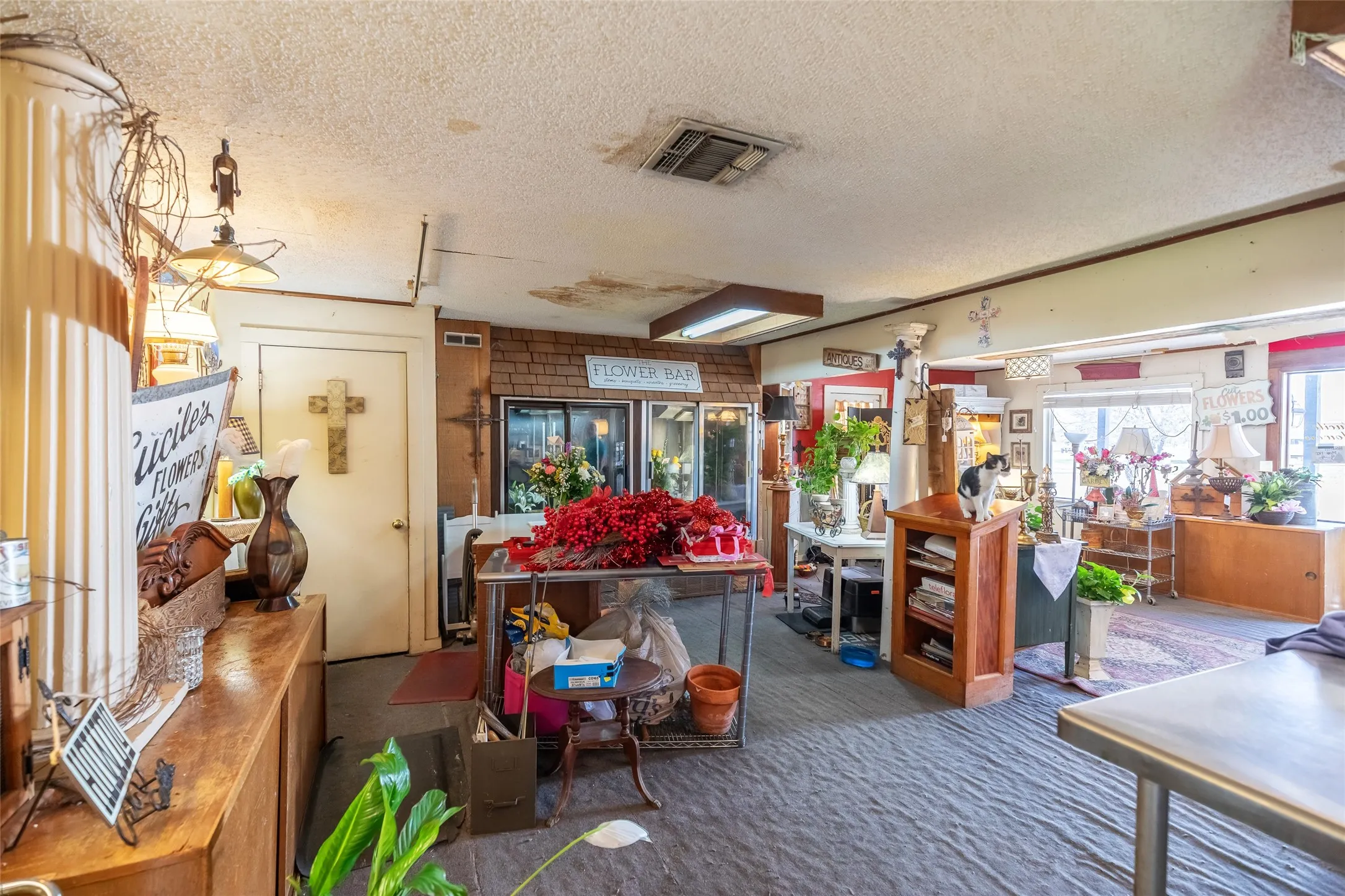 Retail For Sale in Taylor County , 3617 Buffalo Gap Road, Abilene, Texas 79605, 0, 0, Garage spaces, 0 Sqft, built in 1952, Preowned, mls#21177431, Real Estate Agent in Abilene, Homes For Sale in Taylor county, Homes For Sale in Abilene, Realtor in Abilene Texas, Real Estate Brokerage Independent Realty Texas, Luminita Cordes Realtor