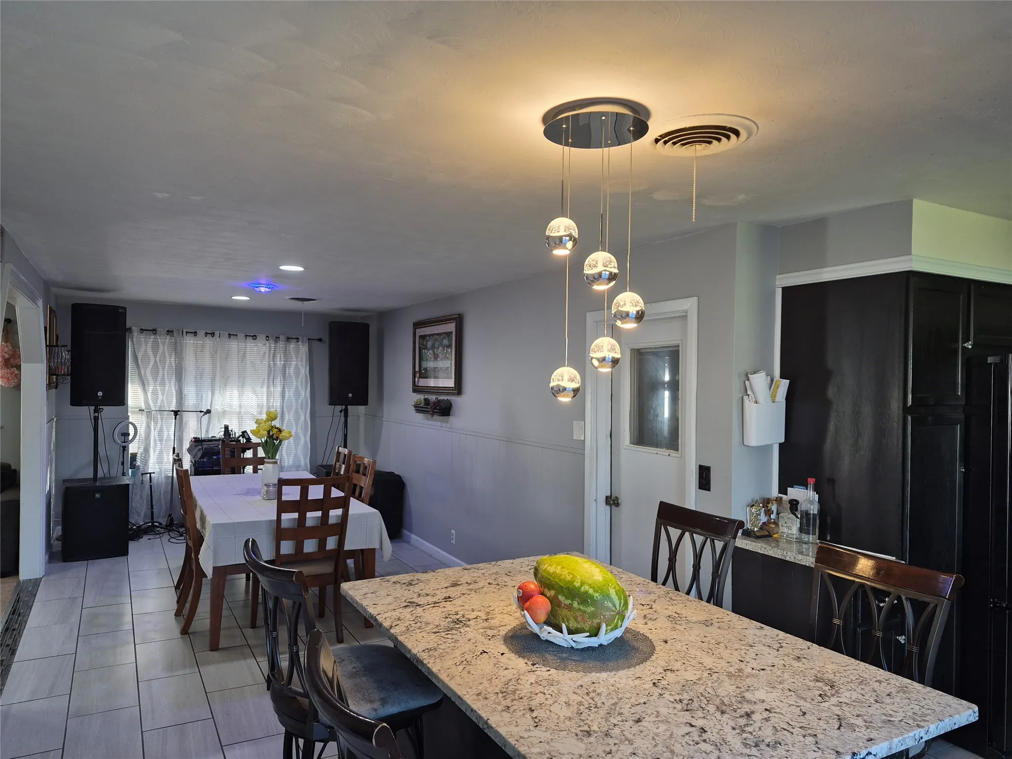 Single Family Residence For Sale in Grayson County , 1737 W Parnell Street, Denison, Texas 75020, 4 Bedroom, 2 Bathroom, Garage spaces, 1,478 Sqft, built in 1962, mls#21186649, Real Estate Agent in Denison, Homes For Sale in Grayson county, Homes For Sale in Denison, Realtor in Denison Texas, Real Estate Brokerage Independent Realty Texas, Luminita Cordes Realtor