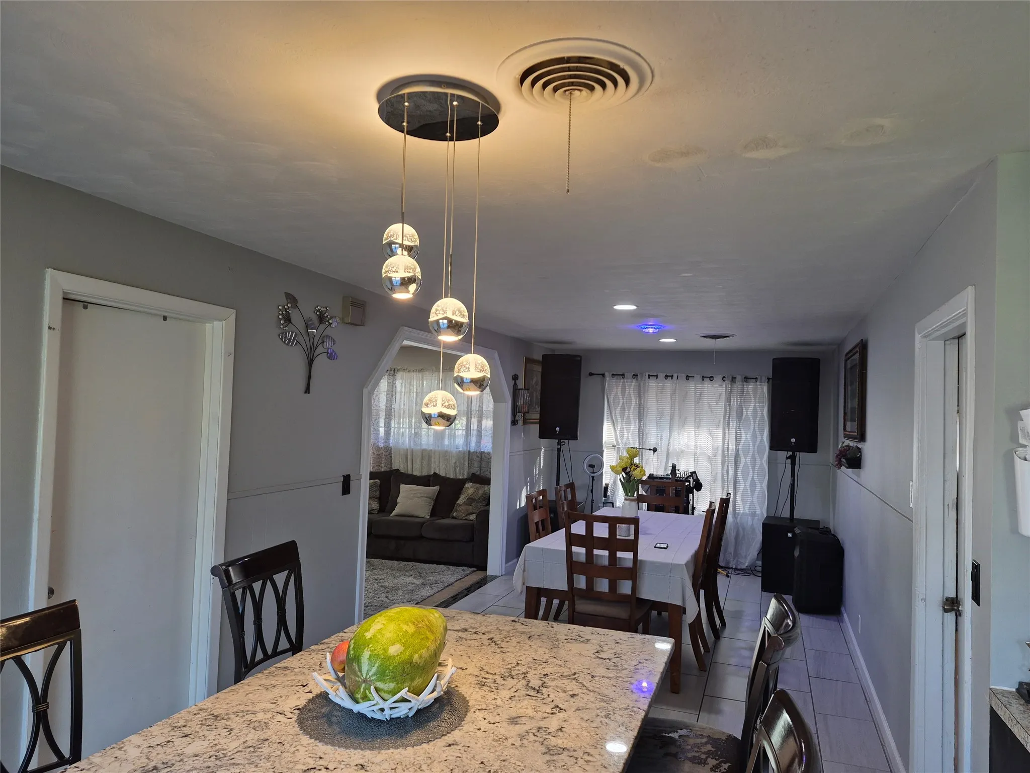 Single Family Residence For Sale in Grayson County , 1737 W Parnell Street, Denison, Texas 75020, 4 Bedroom, 2 Bathroom, Garage spaces, 1,478 Sqft, built in 1962, mls#21186649, Real Estate Agent in Denison, Homes For Sale in Grayson county, Homes For Sale in Denison, Realtor in Denison Texas, Real Estate Brokerage Independent Realty Texas, Luminita Cordes Realtor