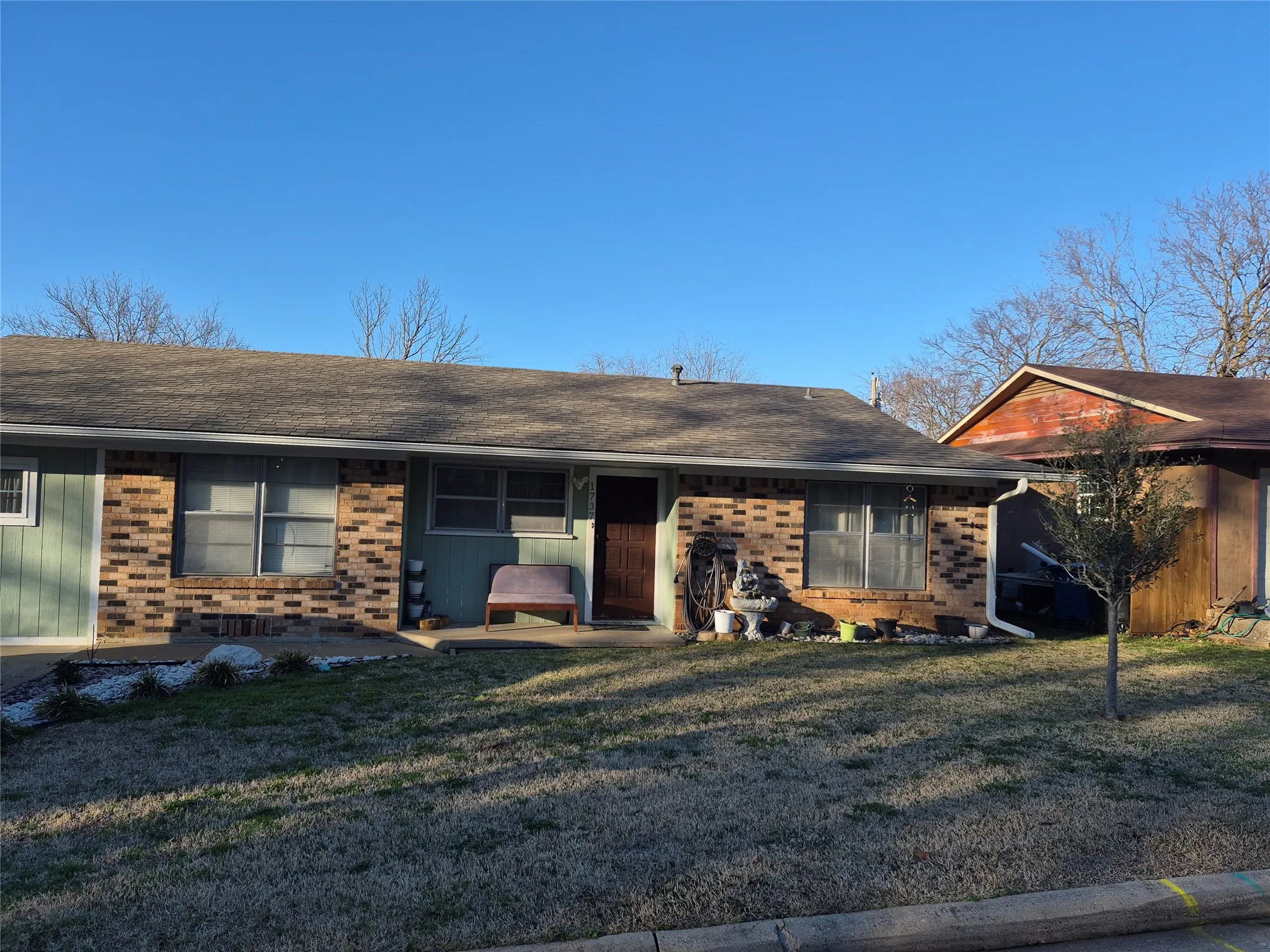 Single Family Residence For Sale