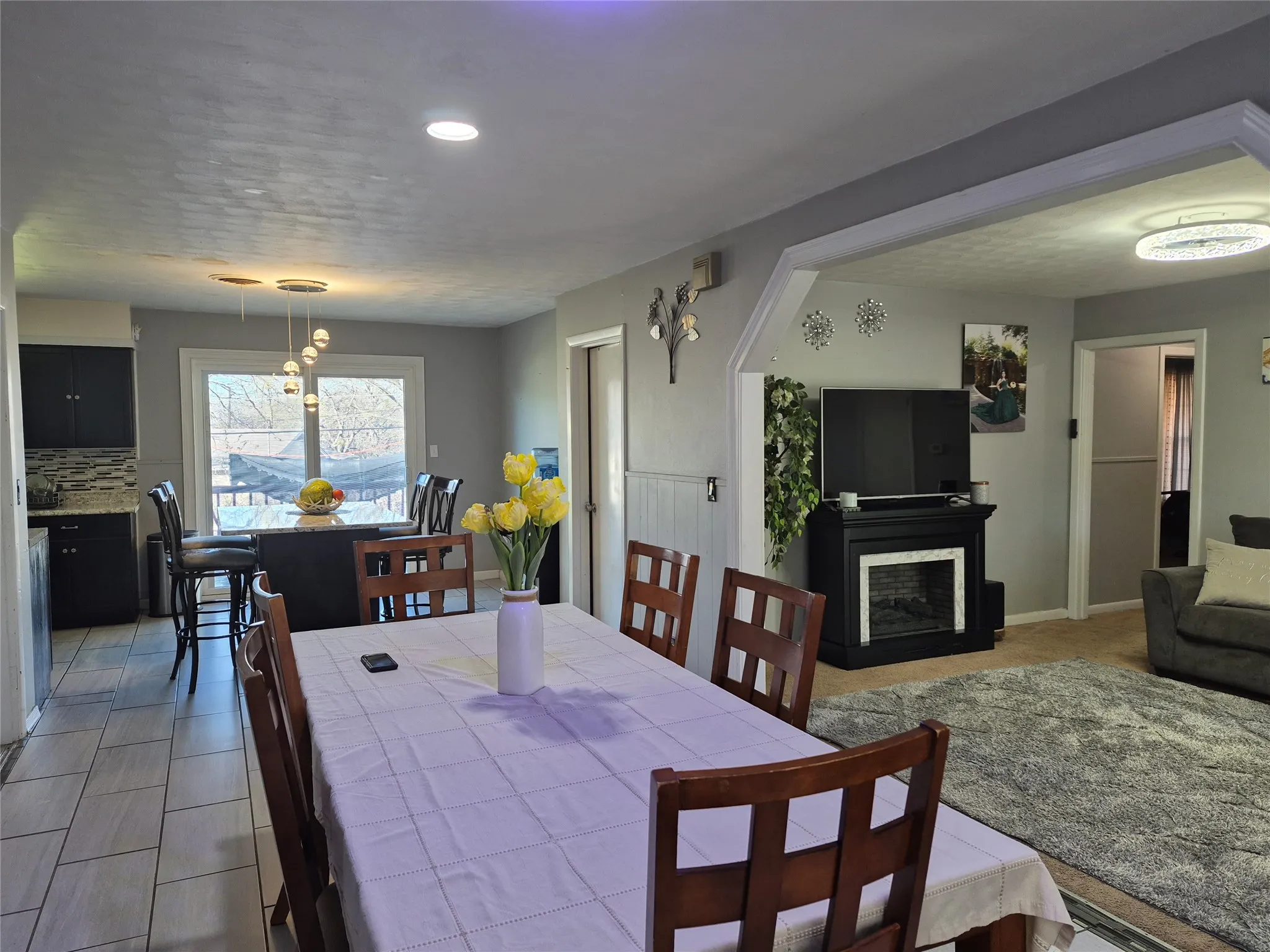 Single Family Residence For Sale in Grayson County , 1737 W Parnell Street, Denison, Texas 75020, 4 Bedroom, 2 Bathroom, Garage spaces, 1,478 Sqft, built in 1962, mls#21186649, Real Estate Agent in Denison, Homes For Sale in Grayson county, Homes For Sale in Denison, Realtor in Denison Texas, Real Estate Brokerage Independent Realty Texas, Luminita Cordes Realtor