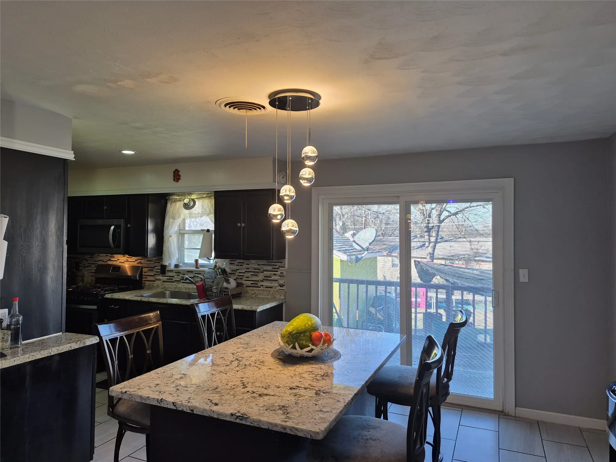 Single Family Residence For Sale in Grayson County , 1737 W Parnell Street, Denison, Texas 75020, 4 Bedroom, 2 Bathroom, Garage spaces, 1,478 Sqft, built in 1962, mls#21186649, Real Estate Agent in Denison, Homes For Sale in Grayson county, Homes For Sale in Denison, Realtor in Denison Texas, Real Estate Brokerage Independent Realty Texas, Luminita Cordes Realtor