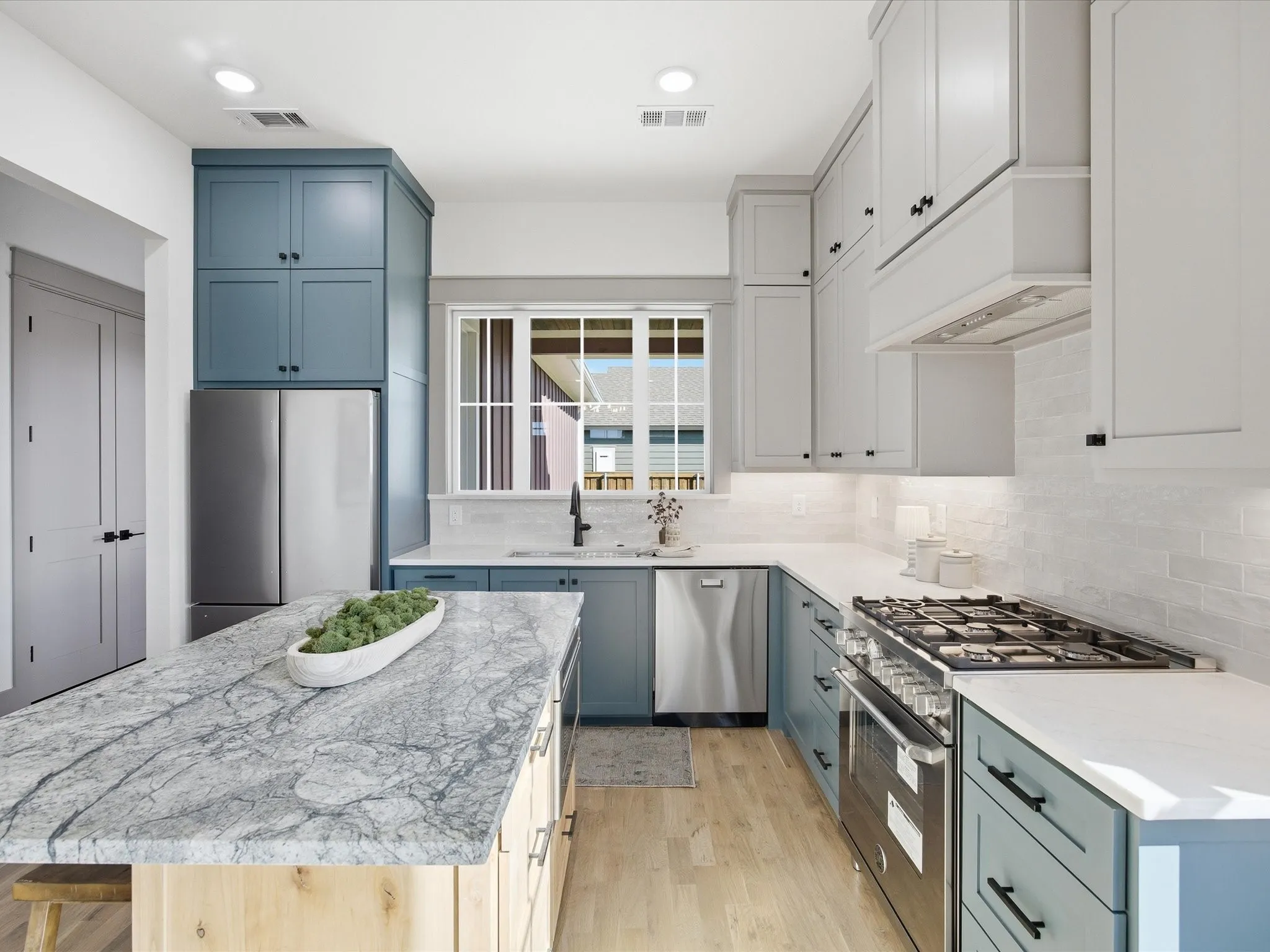 Single Family Residence For Sale in Ellis County , 313 Dylan Way, Midlothian, Texas 76065, 3 Bedroom, 3 Bathroom, 2 Garage spaces, 2,068 Sqft, built in 2026, New Construction - Complete, mls#21161645, Real Estate Agent in Midlothian, Homes For Sale in Ellis county, Homes For Sale in Midlothian, Realtor in Midlothian Texas, Real Estate Brokerage Independent Realty Texas, Luminita Cordes Realtor