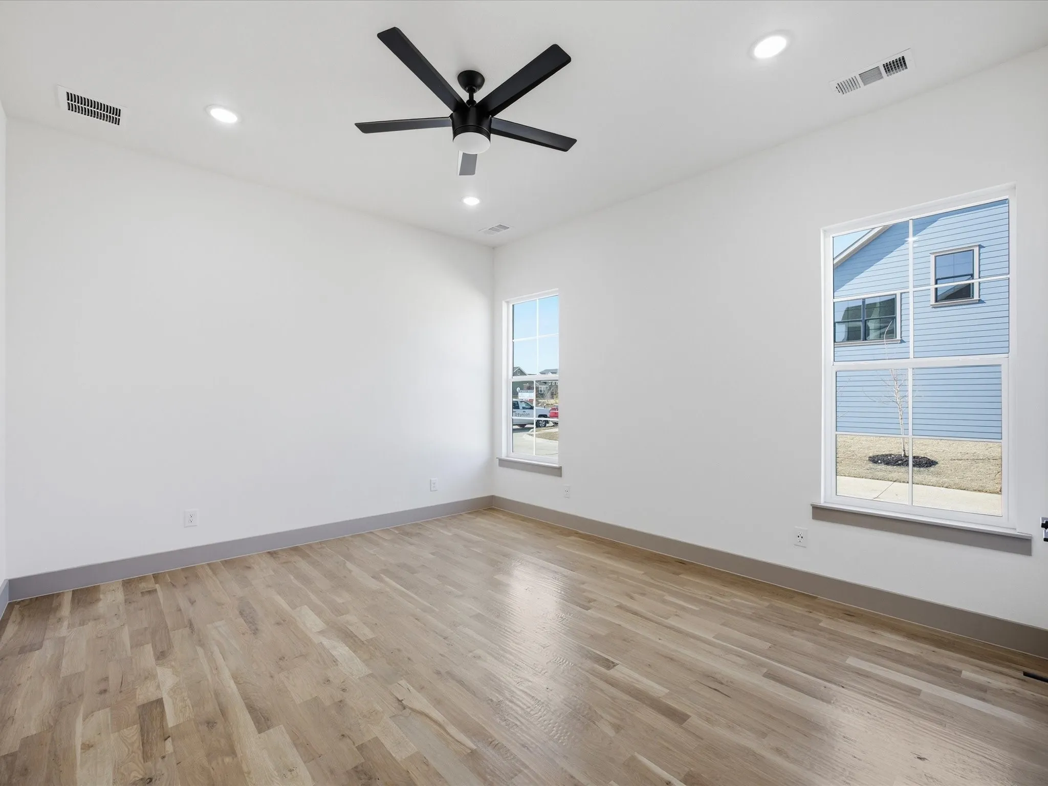 Single Family Residence For Sale in Ellis County , 313 Dylan Way, Midlothian, Texas 76065, 3 Bedroom, 3 Bathroom, 2 Garage spaces, 2,068 Sqft, built in 2026, New Construction - Complete, mls#21161645, Real Estate Agent in Midlothian, Homes For Sale in Ellis county, Homes For Sale in Midlothian, Realtor in Midlothian Texas, Real Estate Brokerage Independent Realty Texas, Luminita Cordes Realtor