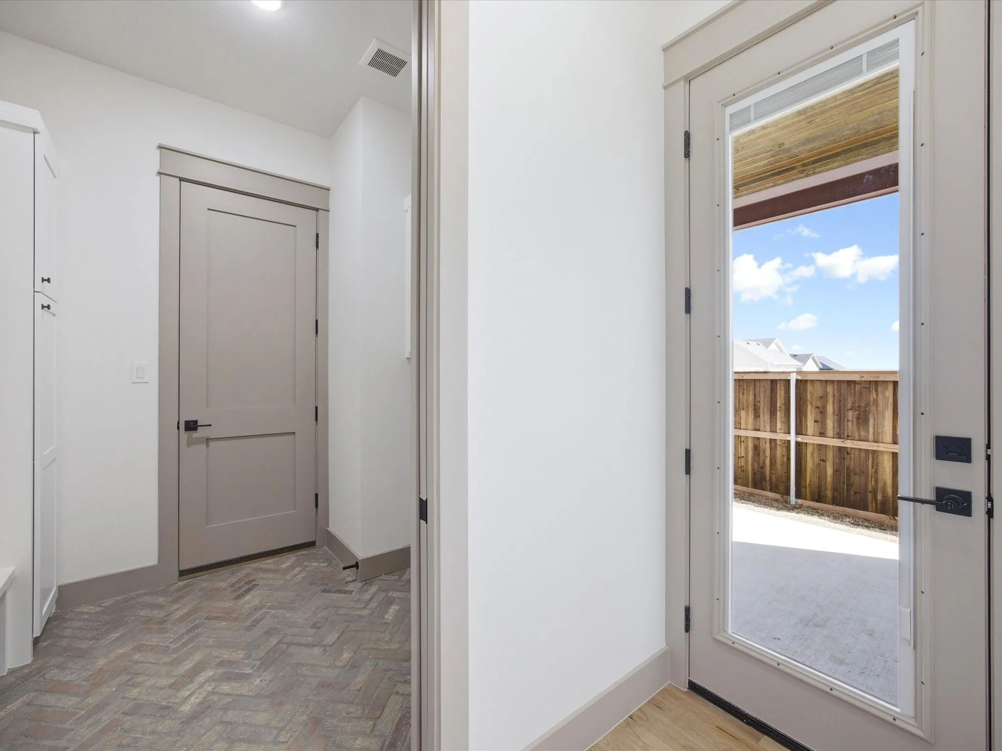 Single Family Residence For Sale in Ellis County , 313 Dylan Way, Midlothian, Texas 76065, 3 Bedroom, 3 Bathroom, 2 Garage spaces, 2,068 Sqft, built in 2026, New Construction - Complete, mls#21161645, Real Estate Agent in Midlothian, Homes For Sale in Ellis county, Homes For Sale in Midlothian, Realtor in Midlothian Texas, Real Estate Brokerage Independent Realty Texas, Luminita Cordes Realtor