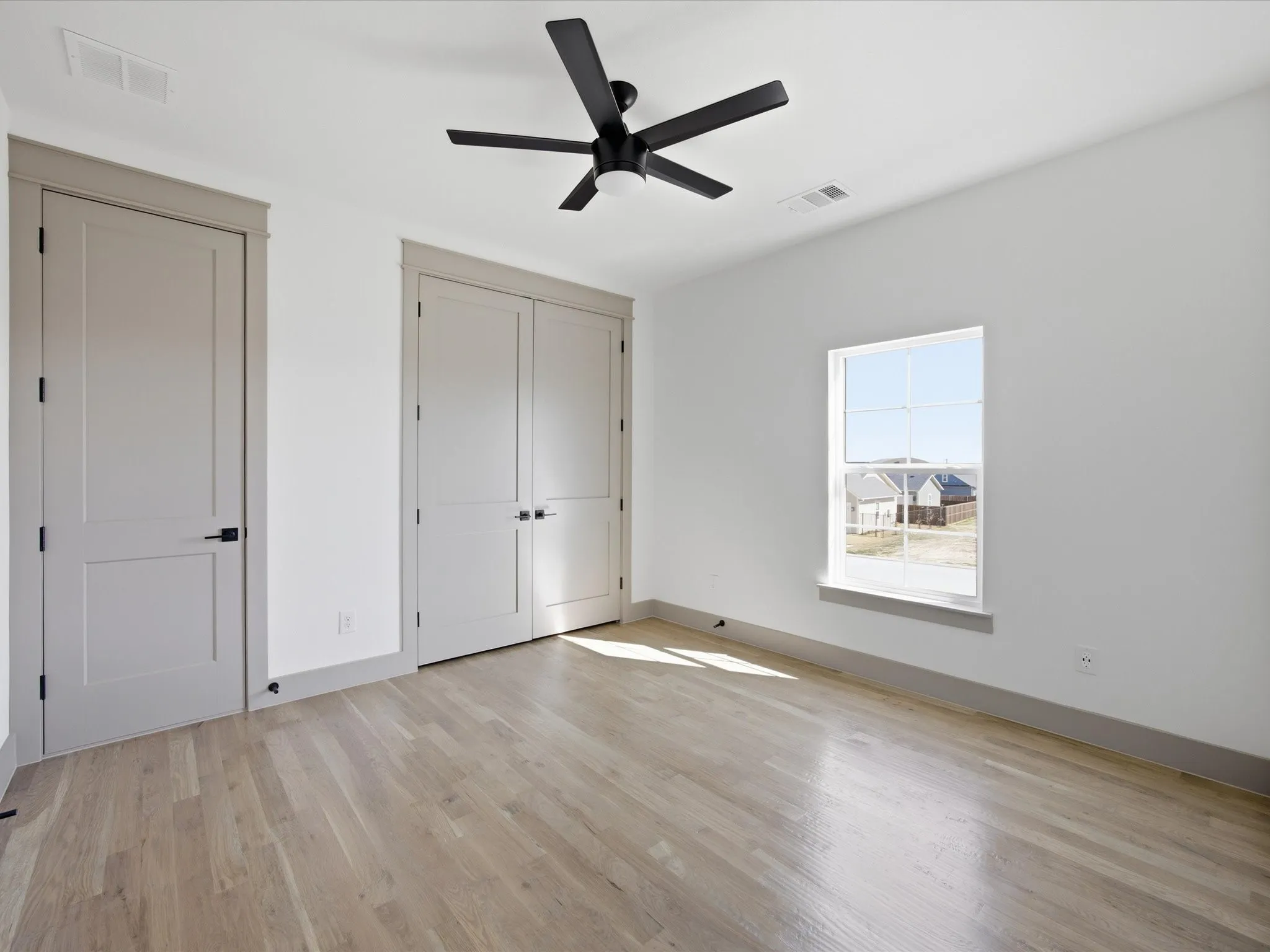 Single Family Residence For Sale in Ellis County , 313 Dylan Way, Midlothian, Texas 76065, 3 Bedroom, 3 Bathroom, 2 Garage spaces, 2,068 Sqft, built in 2026, New Construction - Complete, mls#21161645, Real Estate Agent in Midlothian, Homes For Sale in Ellis county, Homes For Sale in Midlothian, Realtor in Midlothian Texas, Real Estate Brokerage Independent Realty Texas, Luminita Cordes Realtor