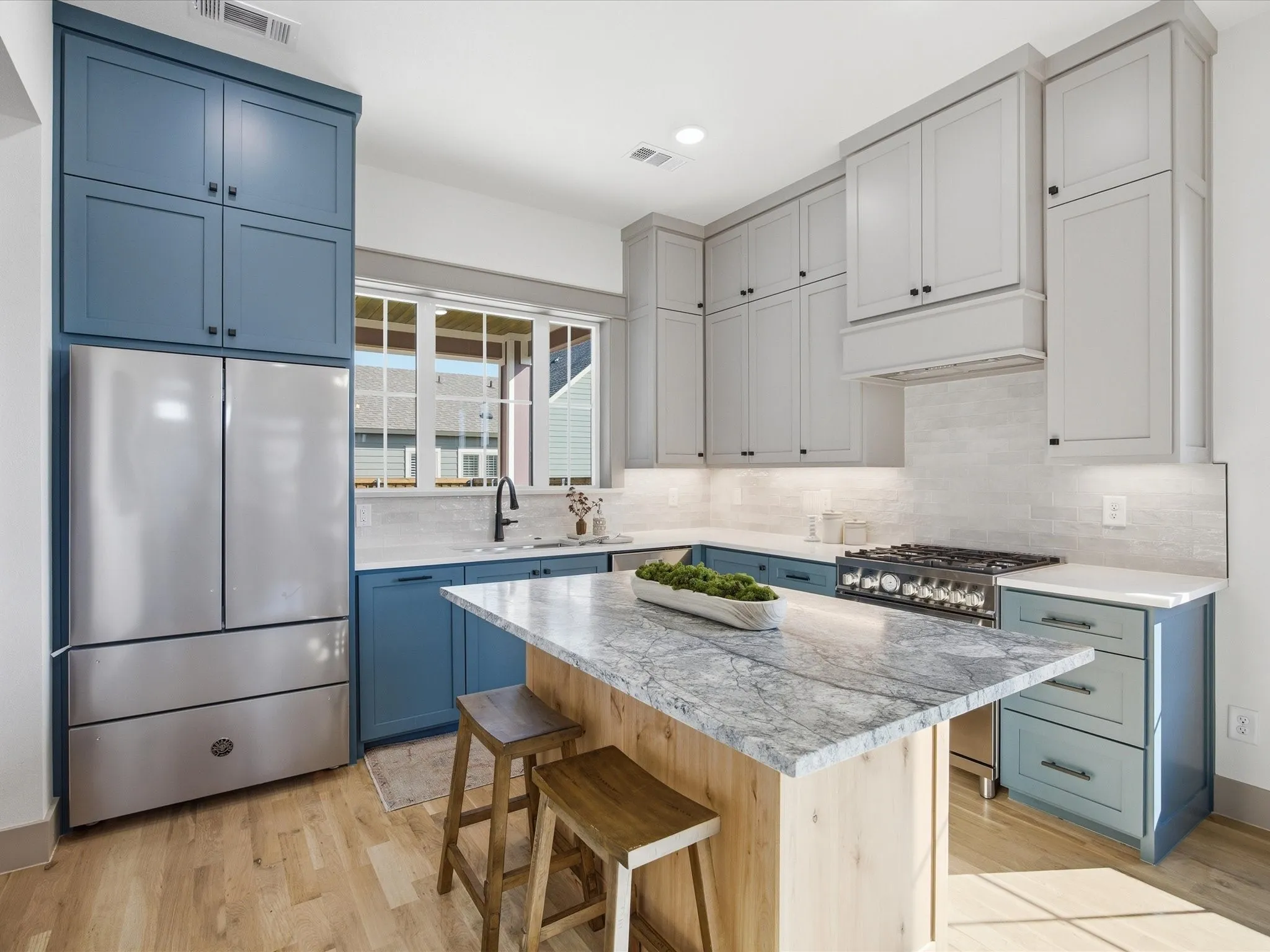 Single Family Residence For Sale in Ellis County , 313 Dylan Way, Midlothian, Texas 76065, 3 Bedroom, 3 Bathroom, 2 Garage spaces, 2,068 Sqft, built in 2026, New Construction - Complete, mls#21161645, Real Estate Agent in Midlothian, Homes For Sale in Ellis county, Homes For Sale in Midlothian, Realtor in Midlothian Texas, Real Estate Brokerage Independent Realty Texas, Luminita Cordes Realtor