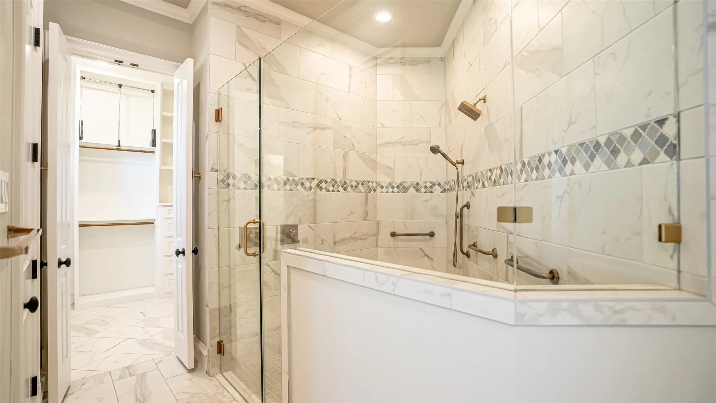 Single Family Residence For Sale in Parker County , 195 Angelina Drive, Aledo, Texas 76008, 5 Bedroom, 5 Bathroom, 4 Garage spaces, 5,510 Sqft, built in 2018, Price $1,895,000, mls#21185948, Real Estate Agent in Aledo, Homes For Sale in Parker county, Homes For Sale in Aledo, Realtor in Aledo Texas, Real Estate Brokerage Independent Realty Texas, Luminita Cordes Realtor