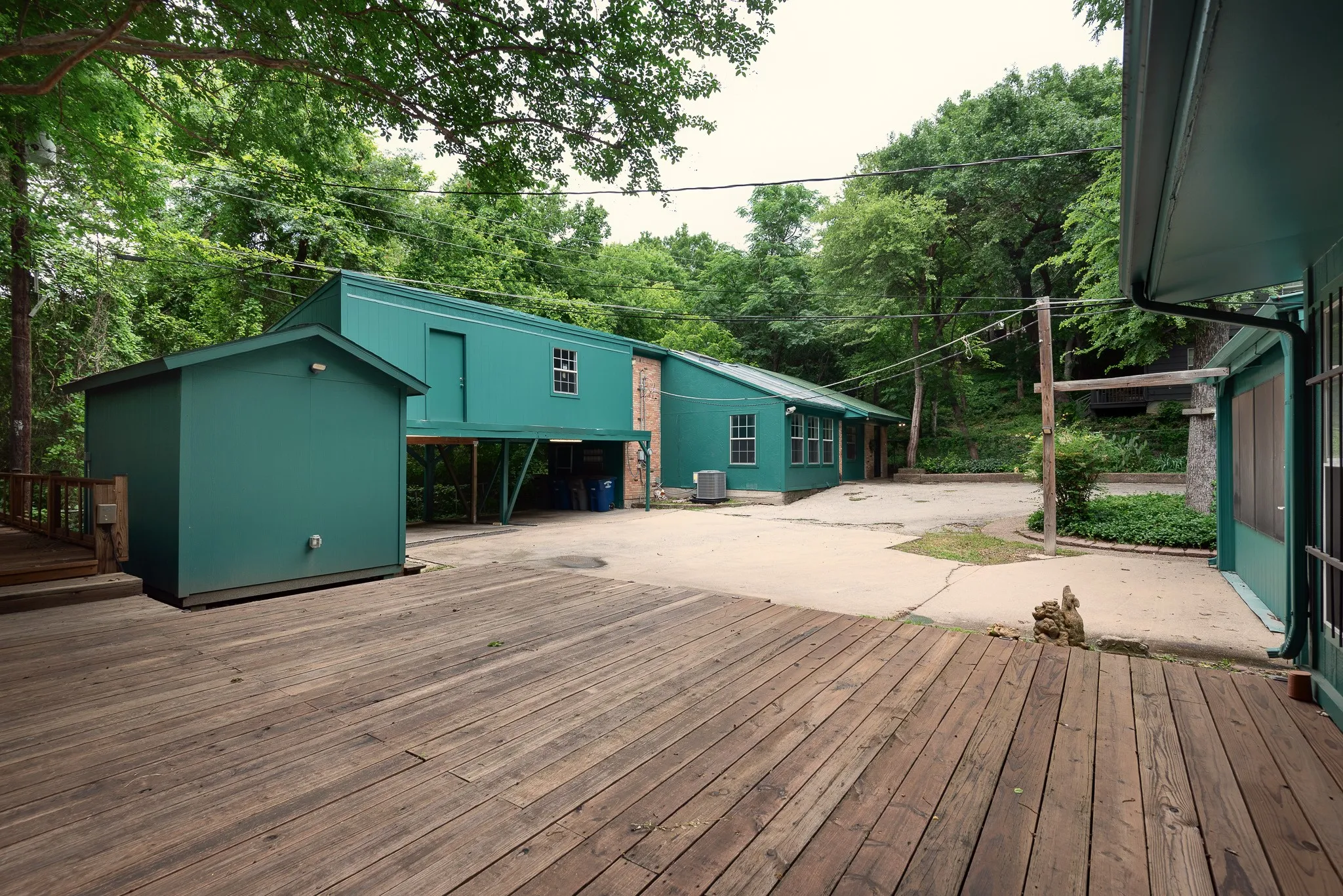 Single Family Residence For Sale in Dallas County , 5731 Mona Lane, Dallas, Texas 75236, 4 Bedroom, 5 Bathroom, Garage spaces, 3,905 Sqft, built in 1969, Preowned, mls#21186908, Real Estate Agent in Dallas, Homes For Sale in Dallas county, Homes For Sale in Dallas, Realtor in Dallas Texas, Real Estate Brokerage Independent Realty Texas, Luminita Cordes Realtor
