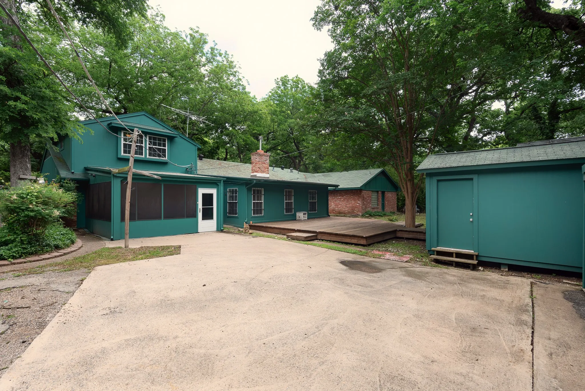 Single Family Residence For Sale in Dallas County , 5731 Mona Lane, Dallas, Texas 75236, 4 Bedroom, 5 Bathroom, Garage spaces, 3,905 Sqft, built in 1969, Preowned, mls#21186908, Real Estate Agent in Dallas, Homes For Sale in Dallas county, Homes For Sale in Dallas, Realtor in Dallas Texas, Real Estate Brokerage Independent Realty Texas, Luminita Cordes Realtor
