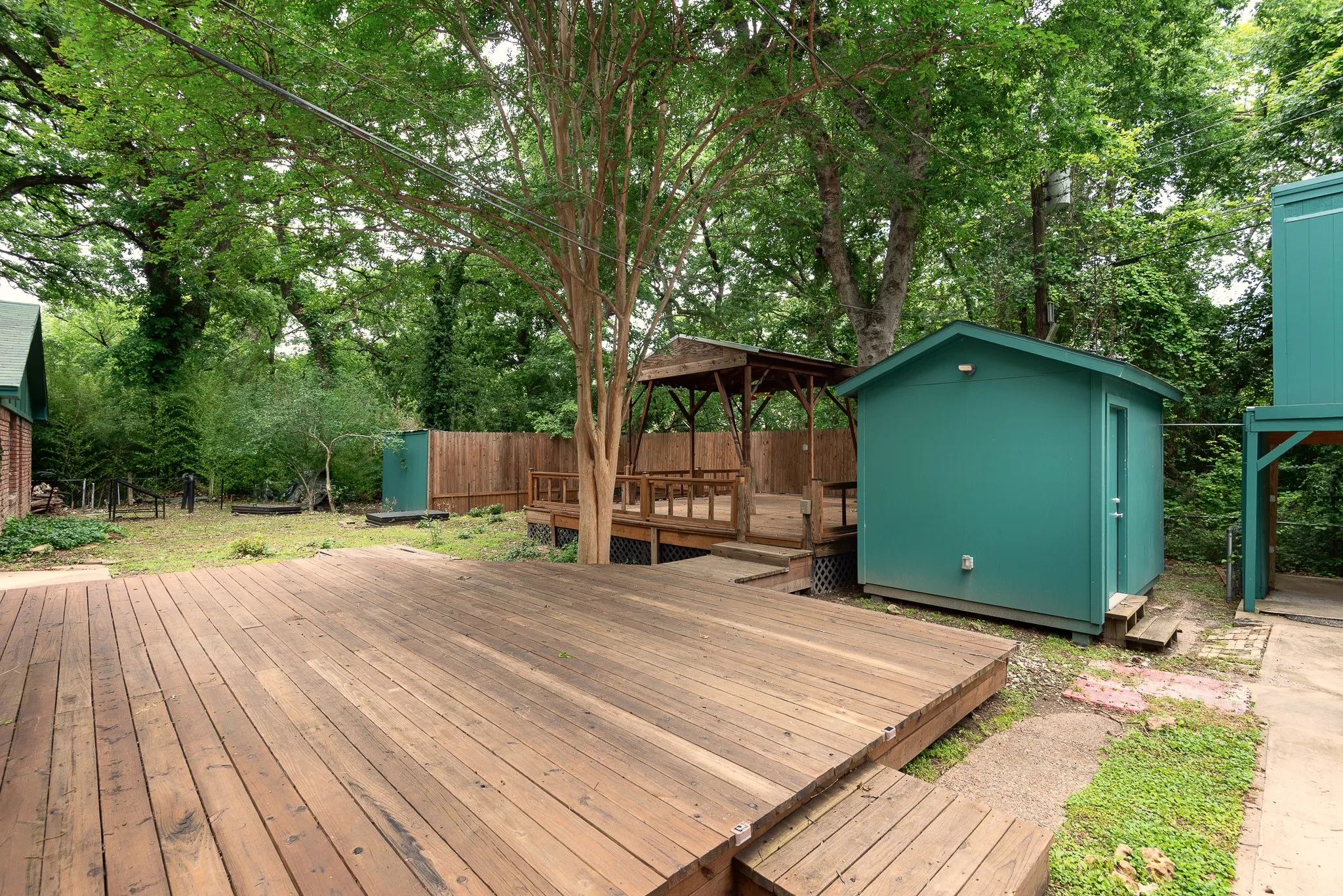 Single Family Residence For Sale in Dallas County , 5731 Mona Lane, Dallas, Texas 75236, 4 Bedroom, 5 Bathroom, Garage spaces, 3,905 Sqft, built in 1969, Preowned, mls#21186908, Real Estate Agent in Dallas, Homes For Sale in Dallas county, Homes For Sale in Dallas, Realtor in Dallas Texas, Real Estate Brokerage Independent Realty Texas, Luminita Cordes Realtor