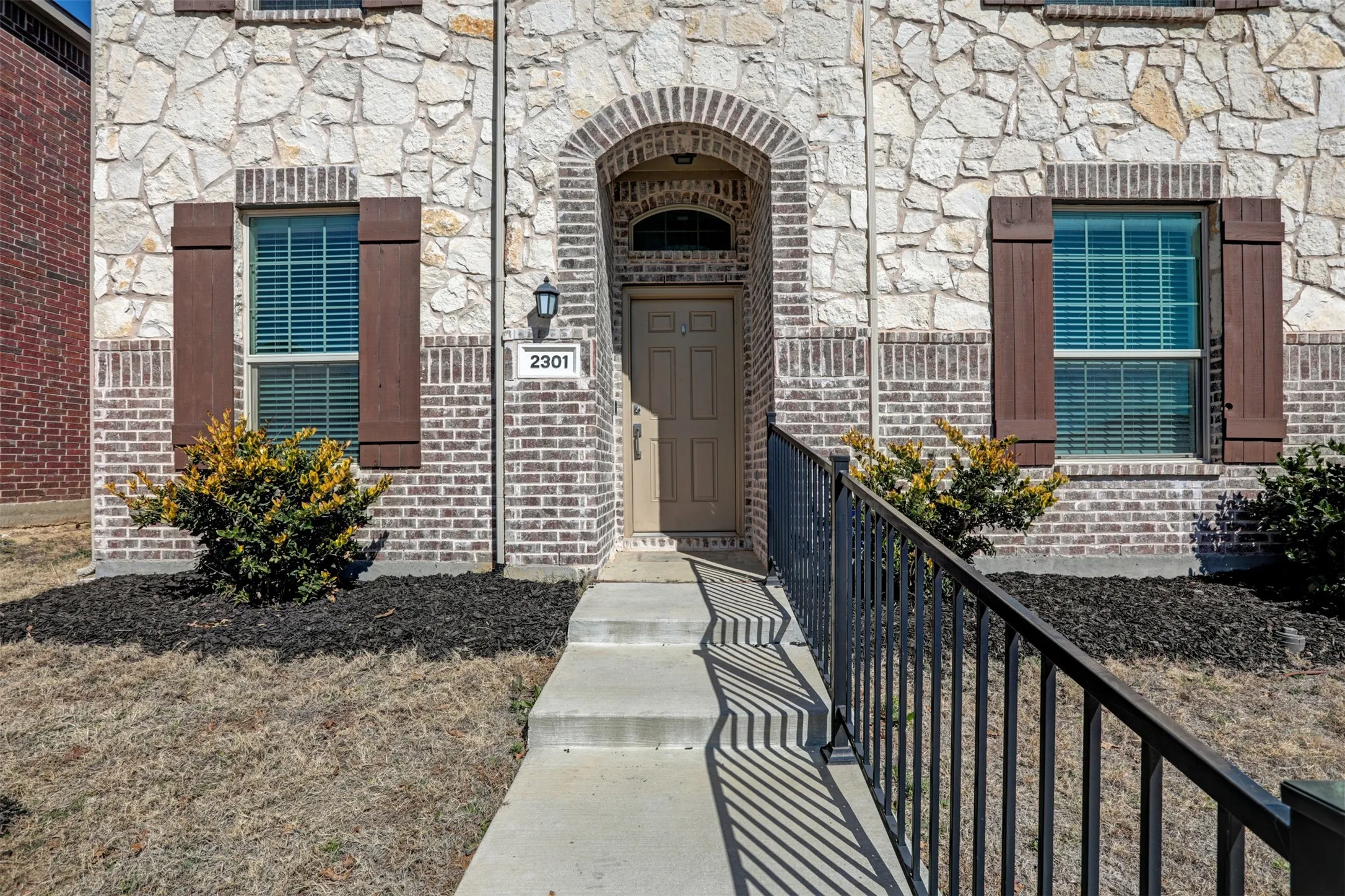 Single Family Residence For Sale in Denton County , 2301 Pyrite Drive, Little Elm, Texas 76227, 3 Bedroom, 3 Bathroom, 2 Garage spaces, 2,075 Sqft, built in 2021, Preowned, mls#21187007, Real Estate Agent in Little Elm, Homes For Sale in Denton county, Homes For Sale in Little Elm, Realtor in Little Elm Texas, Real Estate Brokerage Independent Realty Texas, Luminita Cordes Realtor