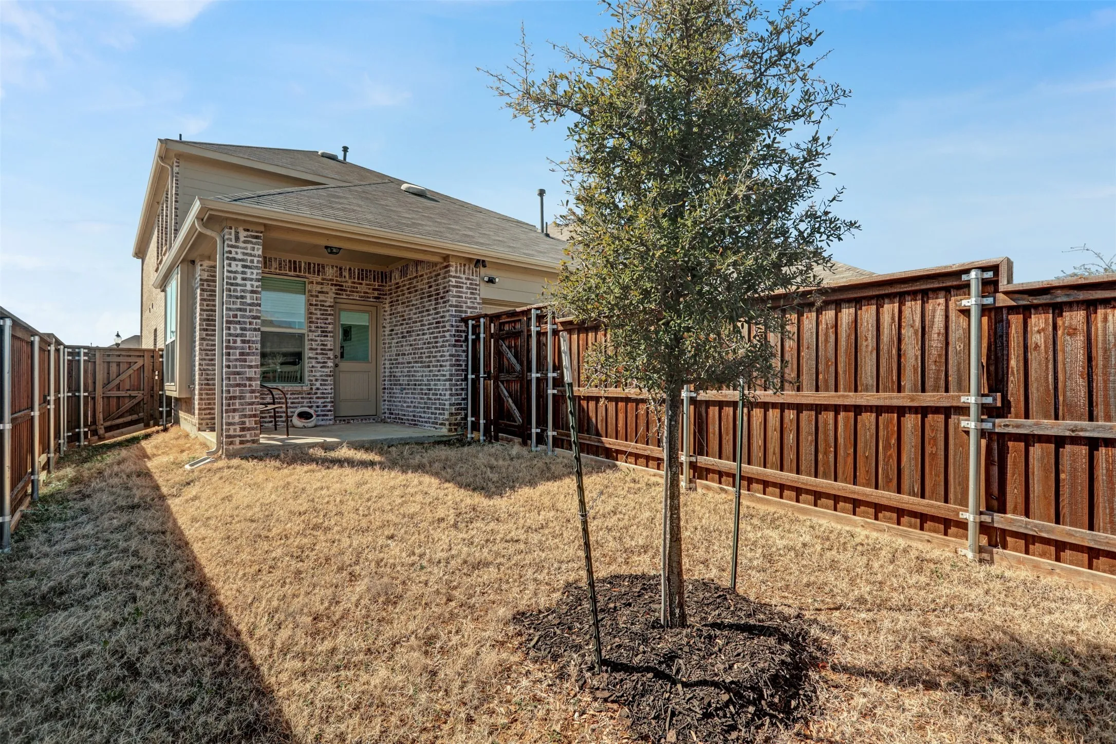 Single Family Residence For Sale in Denton County , 2301 Pyrite Drive, Little Elm, Texas 76227, 3 Bedroom, 3 Bathroom, 2 Garage spaces, 2,075 Sqft, built in 2021, Preowned, mls#21187007, Real Estate Agent in Little Elm, Homes For Sale in Denton county, Homes For Sale in Little Elm, Realtor in Little Elm Texas, Real Estate Brokerage Independent Realty Texas, Luminita Cordes Realtor