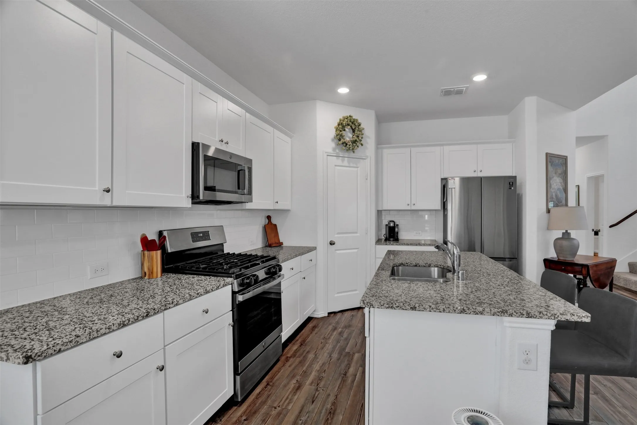 Single Family Residence For Sale in Denton County , 2301 Pyrite Drive, Little Elm, Texas 76227, 3 Bedroom, 3 Bathroom, 2 Garage spaces, 2,075 Sqft, built in 2021, Preowned, mls#21187007, Real Estate Agent in Little Elm, Homes For Sale in Denton county, Homes For Sale in Little Elm, Realtor in Little Elm Texas, Real Estate Brokerage Independent Realty Texas, Luminita Cordes Realtor