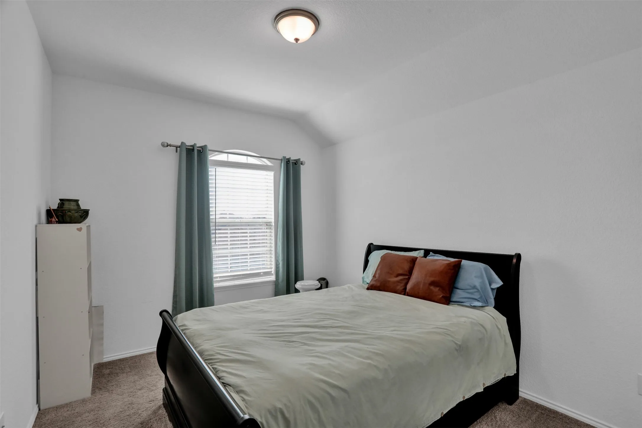 Single Family Residence For Sale in Denton County , 2301 Pyrite Drive, Little Elm, Texas 76227, 3 Bedroom, 3 Bathroom, 2 Garage spaces, 2,075 Sqft, built in 2021, Preowned, mls#21187007, Real Estate Agent in Little Elm, Homes For Sale in Denton county, Homes For Sale in Little Elm, Realtor in Little Elm Texas, Real Estate Brokerage Independent Realty Texas, Luminita Cordes Realtor