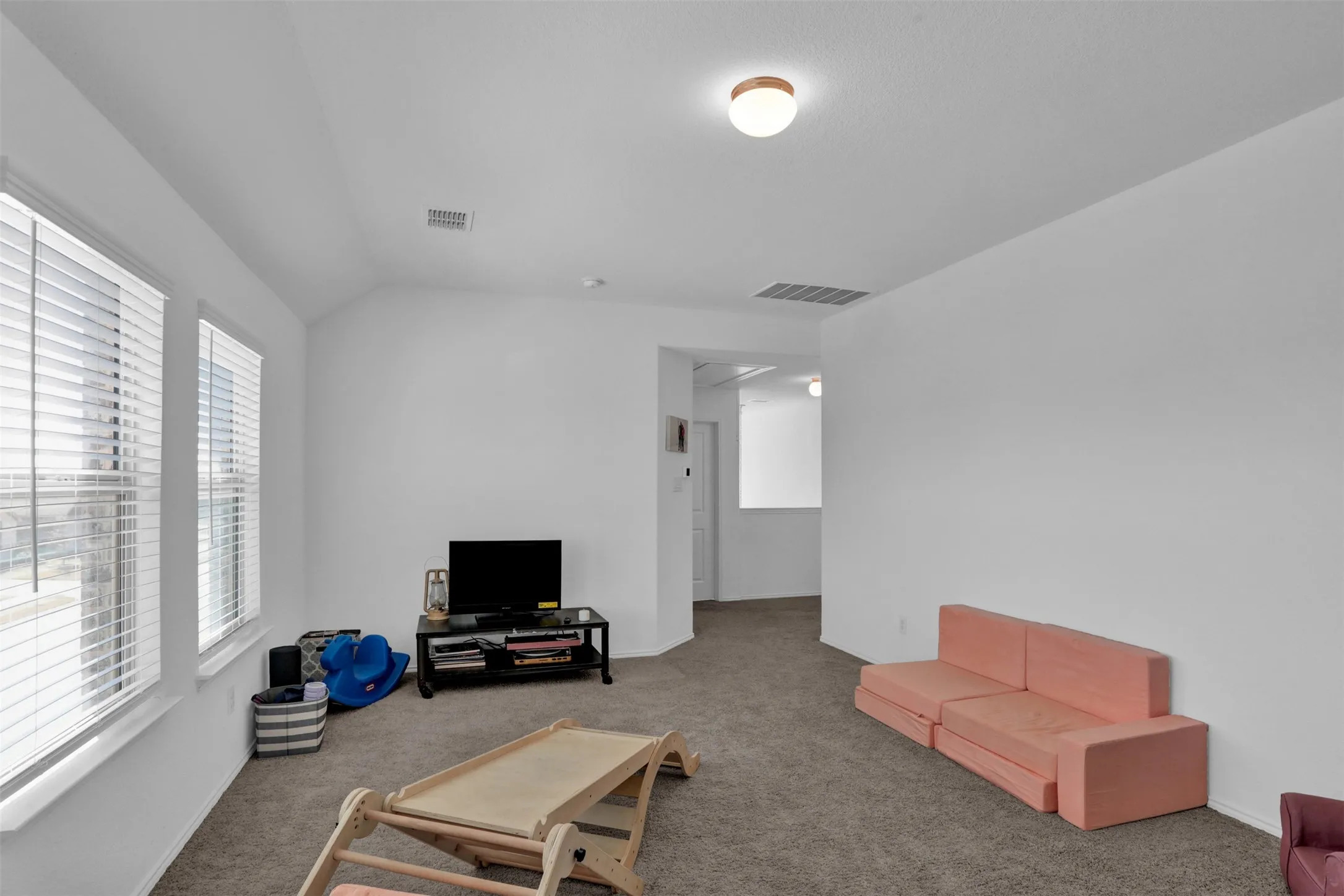 Single Family Residence For Sale in Denton County , 2301 Pyrite Drive, Little Elm, Texas 76227, 3 Bedroom, 3 Bathroom, 2 Garage spaces, 2,075 Sqft, built in 2021, Preowned, mls#21187007, Real Estate Agent in Little Elm, Homes For Sale in Denton county, Homes For Sale in Little Elm, Realtor in Little Elm Texas, Real Estate Brokerage Independent Realty Texas, Luminita Cordes Realtor