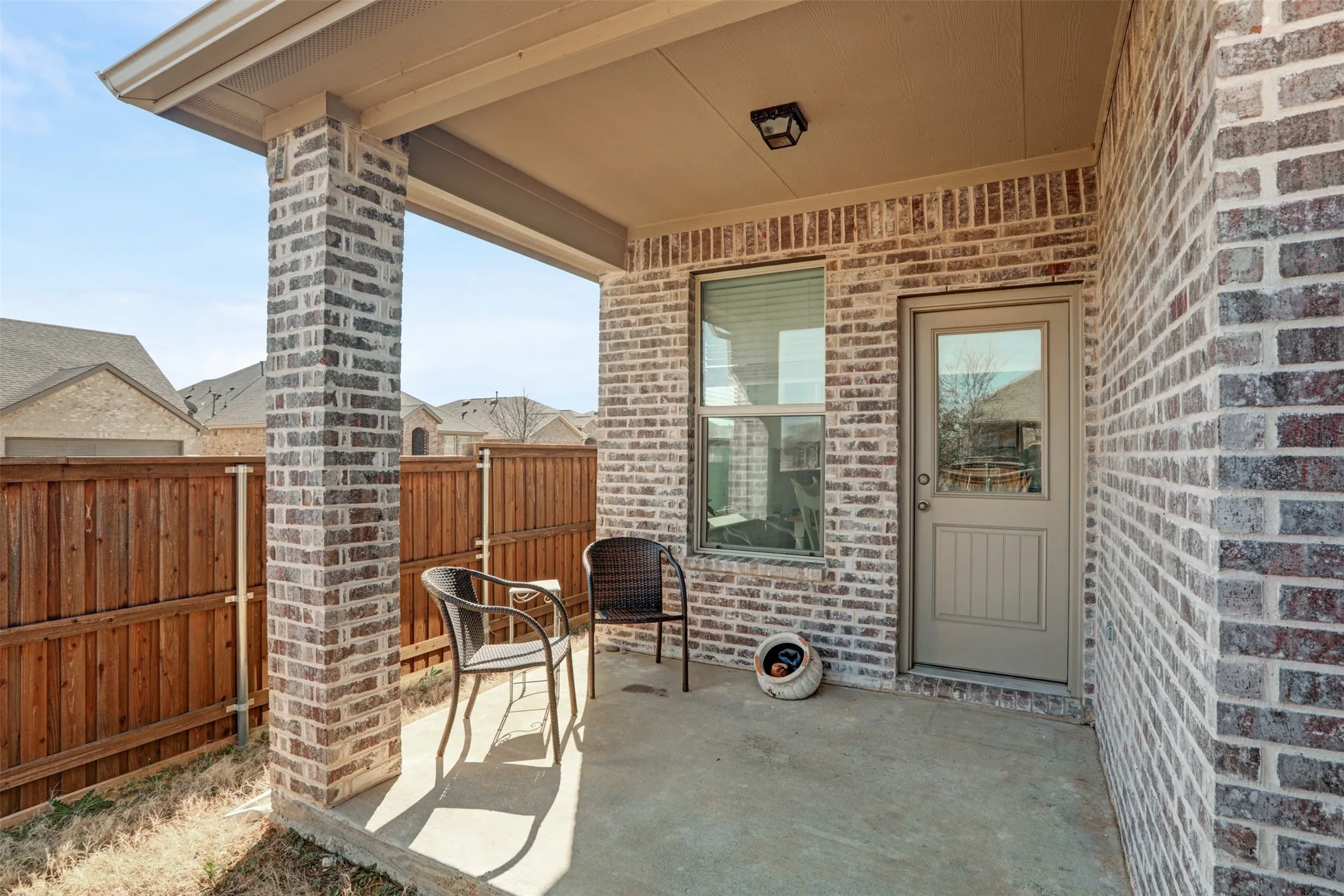Single Family Residence For Sale in Denton County , 2301 Pyrite Drive, Little Elm, Texas 76227, 3 Bedroom, 3 Bathroom, 2 Garage spaces, 2,075 Sqft, built in 2021, Preowned, mls#21187007, Real Estate Agent in Little Elm, Homes For Sale in Denton county, Homes For Sale in Little Elm, Realtor in Little Elm Texas, Real Estate Brokerage Independent Realty Texas, Luminita Cordes Realtor
