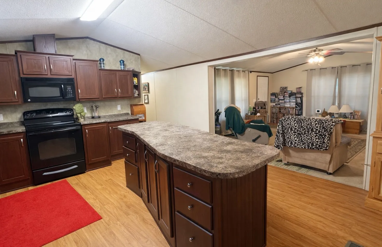 Manufactured Home For Sale in Rains County , 400 Avenue D, Point, Texas 75472, 3 Bedroom, 2 Bathroom, Garage spaces, 1,536 Sqft, built in 2009, mls#21187009, Real Estate Agent in Point, Homes For Sale in Rains county, Homes For Sale in Point, Realtor in Point Texas, Real Estate Brokerage Independent Realty Texas, Luminita Cordes Realtor