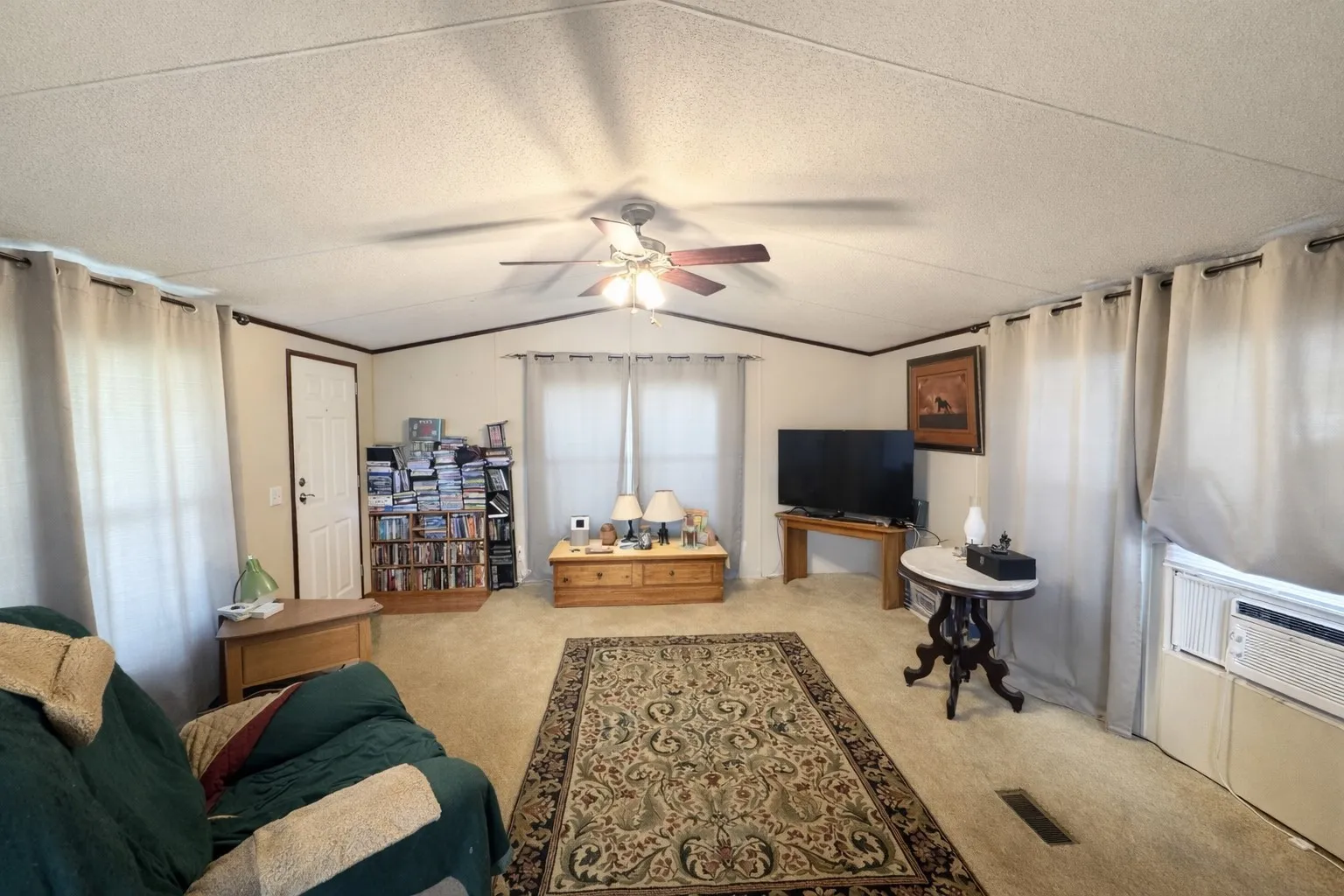 Manufactured Home For Sale in Rains County , 400 Avenue D, Point, Texas 75472, 3 Bedroom, 2 Bathroom, Garage spaces, 1,536 Sqft, built in 2009, mls#21187009, Real Estate Agent in Point, Homes For Sale in Rains county, Homes For Sale in Point, Realtor in Point Texas, Real Estate Brokerage Independent Realty Texas, Luminita Cordes Realtor