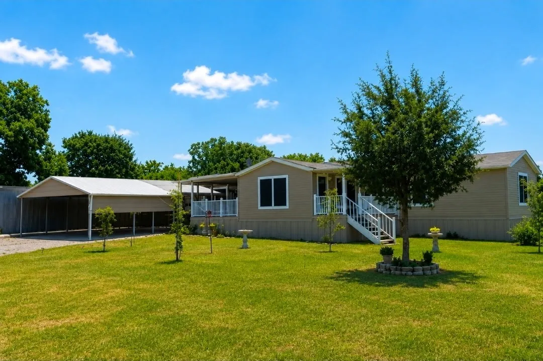 Manufactured Home For Sale in Rains County , 400 Avenue D, Point, Texas 75472, 3 Bedroom, 2 Bathroom, Garage spaces, 1,536 Sqft, built in 2009, mls#21187009, Real Estate Agent in Point, Homes For Sale in Rains county, Homes For Sale in Point, Realtor in Point Texas, Real Estate Brokerage Independent Realty Texas, Luminita Cordes Realtor