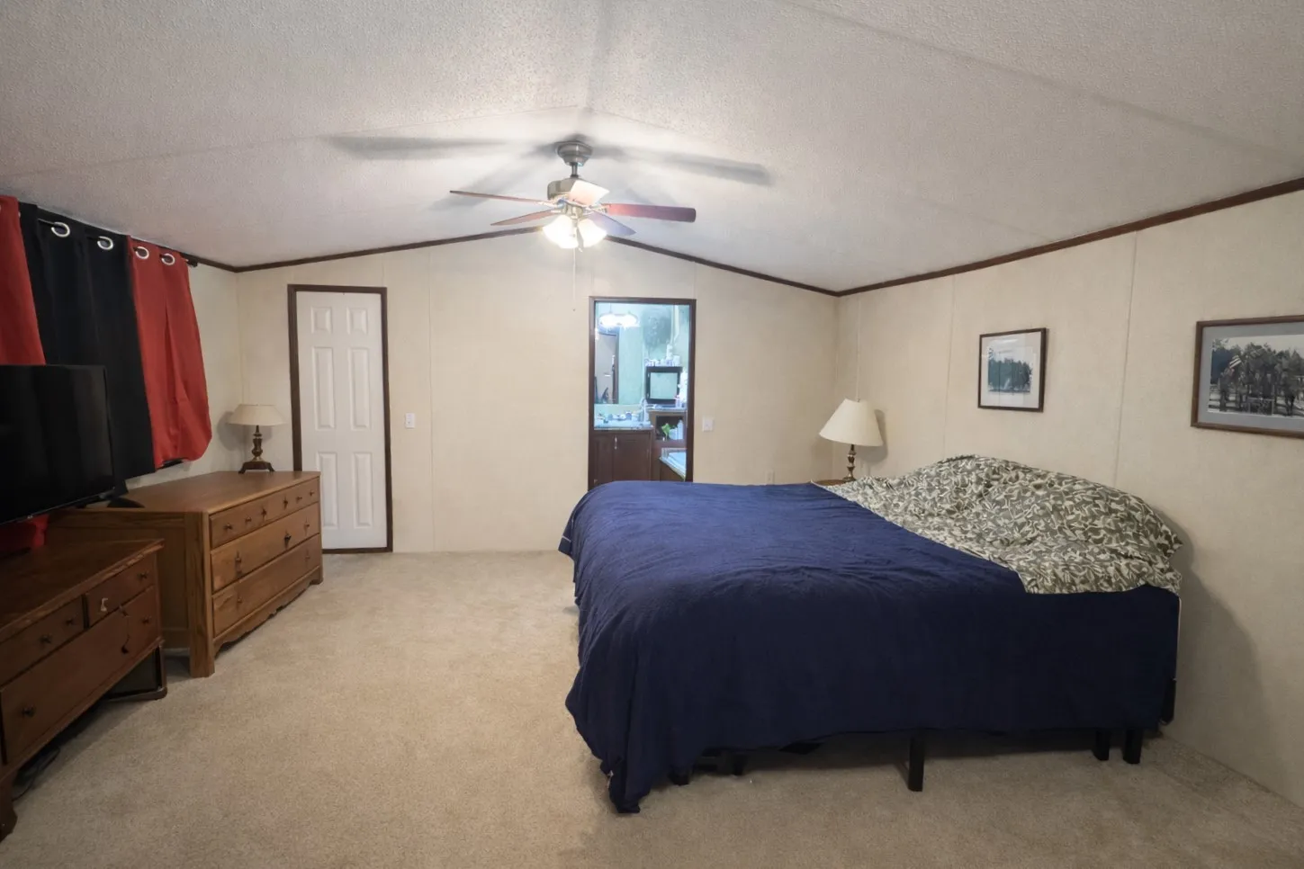 Manufactured Home For Sale in Rains County , 400 Avenue D, Point, Texas 75472, 3 Bedroom, 2 Bathroom, Garage spaces, 1,536 Sqft, built in 2009, mls#21187009, Real Estate Agent in Point, Homes For Sale in Rains county, Homes For Sale in Point, Realtor in Point Texas, Real Estate Brokerage Independent Realty Texas, Luminita Cordes Realtor