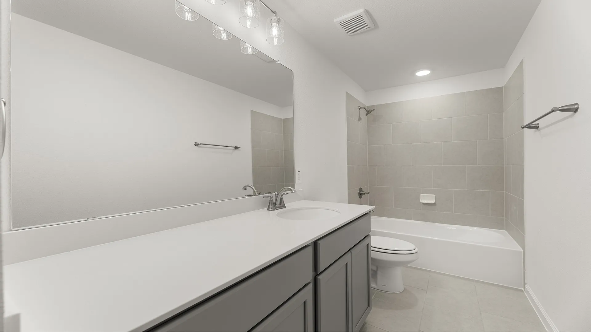 24. 1716 Edgeway - 2ND Bath