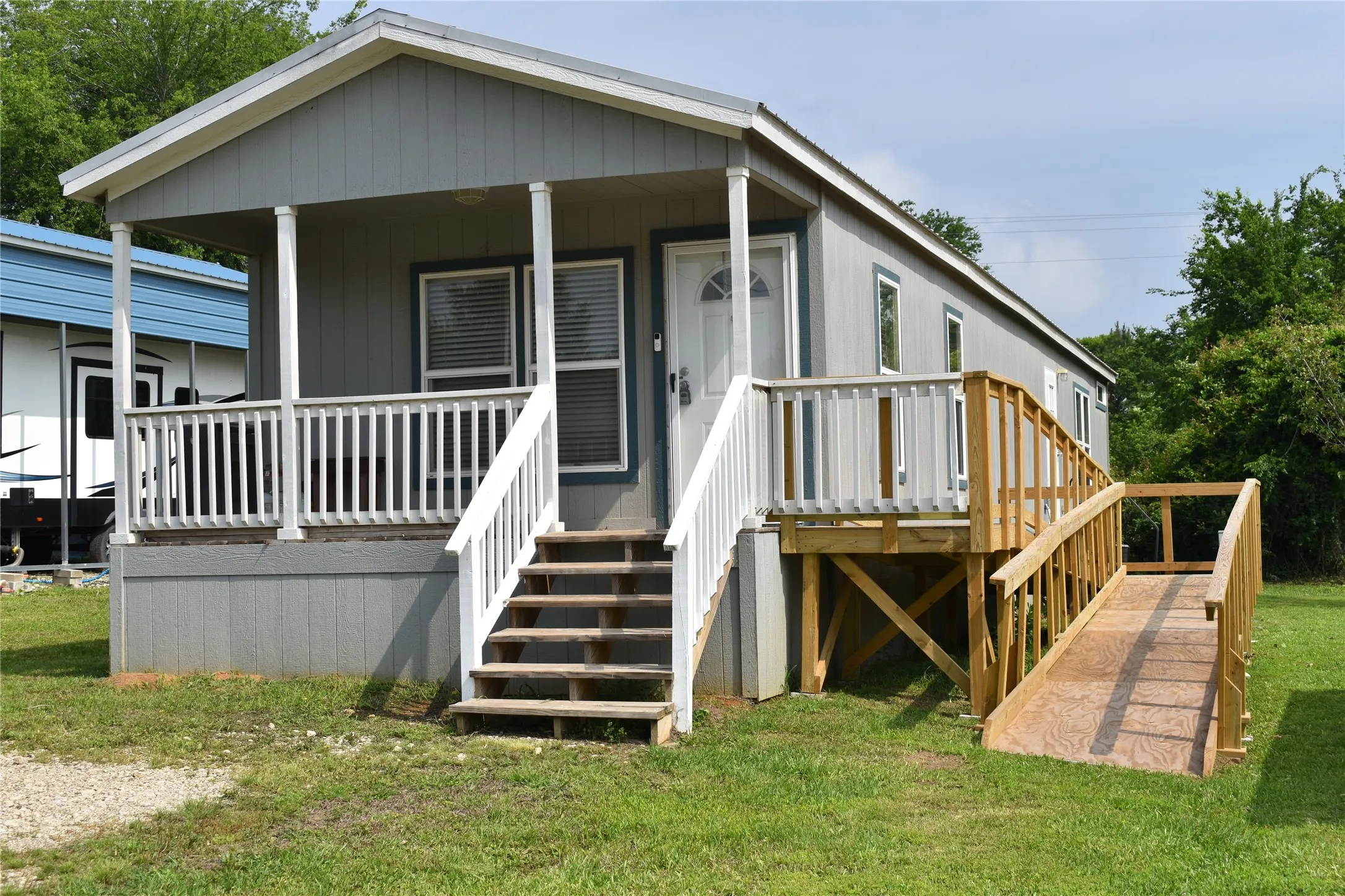 Single Family Residence For Sale in Wood County , 191 Sioux, Quitman, Texas 75783, 2 Bedroom, 2 Bathroom, Garage spaces, 992 Sqft, built in 2022, mls#21187083, Real Estate Agent in Quitman, Homes For Sale in Wood county, Homes For Sale in Quitman, Realtor in Quitman Texas, Real Estate Brokerage Independent Realty Texas, Luminita Cordes Realtor