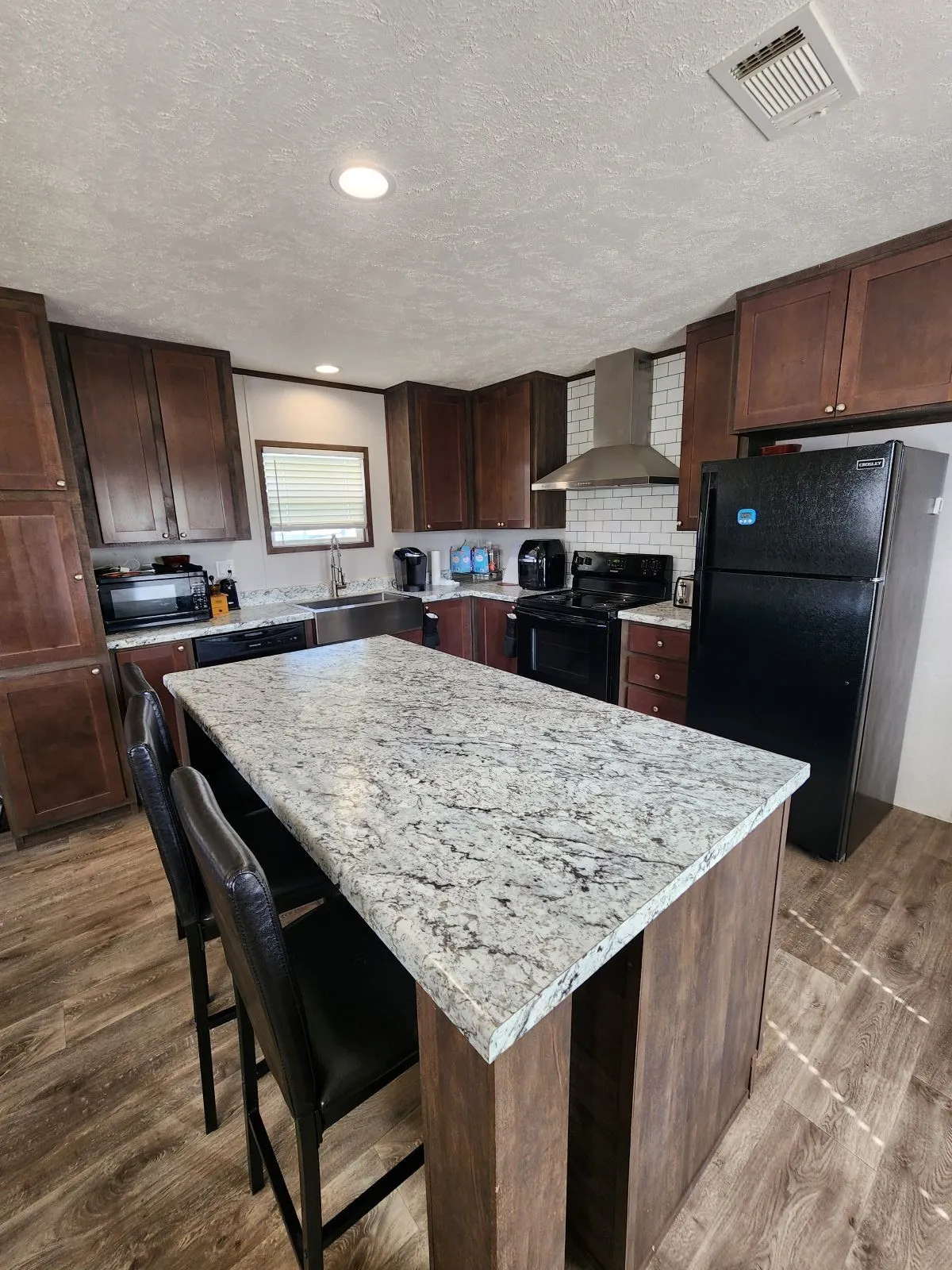 Single Family Residence For Sale in Wood County , 191 Sioux, Quitman, Texas 75783, 2 Bedroom, 2 Bathroom, Garage spaces, 992 Sqft, built in 2022, mls#21187083, Real Estate Agent in Quitman, Homes For Sale in Wood county, Homes For Sale in Quitman, Realtor in Quitman Texas, Real Estate Brokerage Independent Realty Texas, Luminita Cordes Realtor