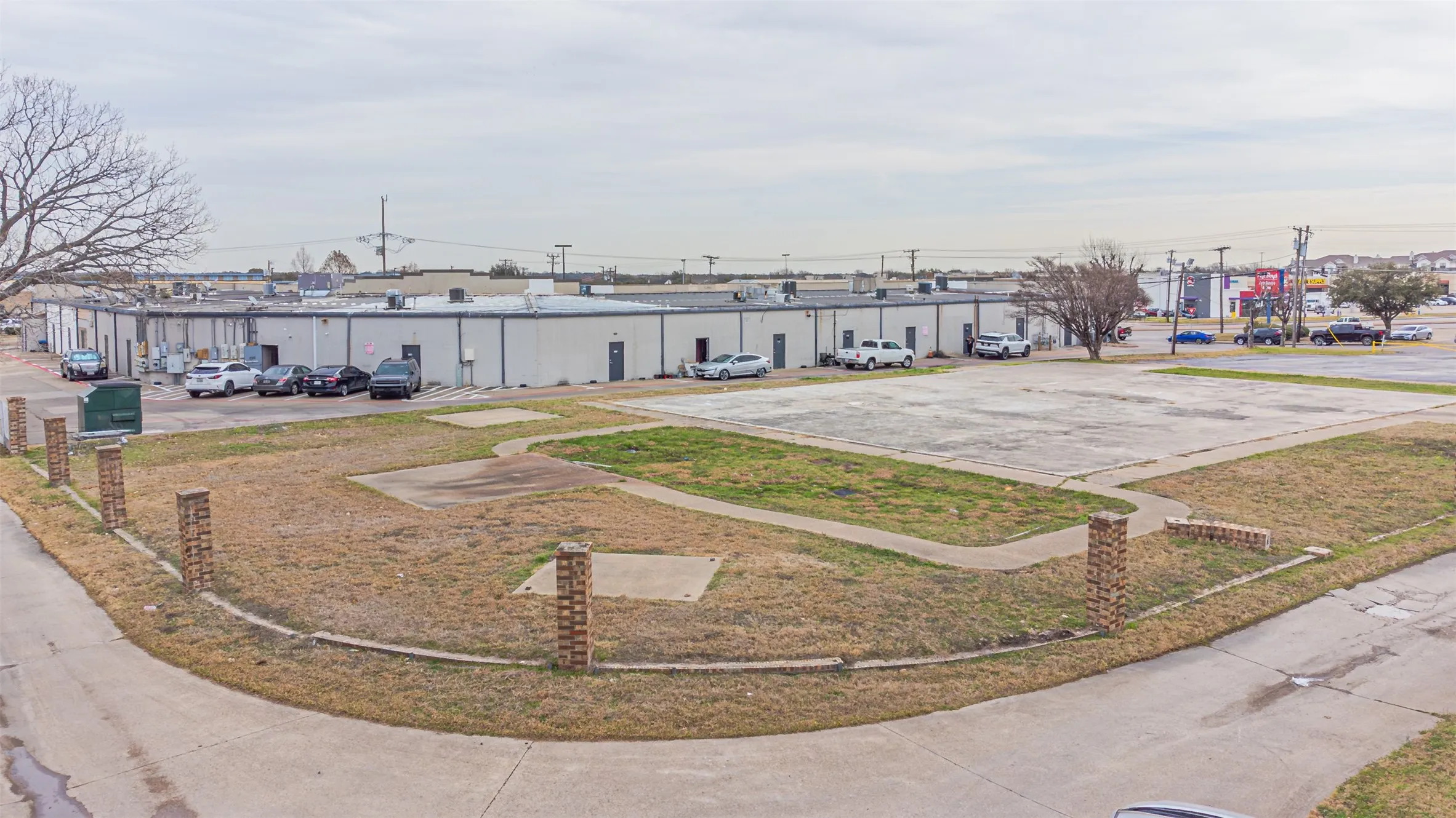 Unimproved Land For Sale in Dallas County , 1019 Tripp Road, Mesquite, Texas 75150, 0, 0, Garage spaces, 0 Sqft, built in 0, Price $349,000, mls#21187116, Real Estate Agent in Mesquite, Homes For Sale in Dallas county, Homes For Sale in Mesquite, Realtor in Mesquite Texas, Real Estate Brokerage Independent Realty Texas, Luminita Cordes Realtor