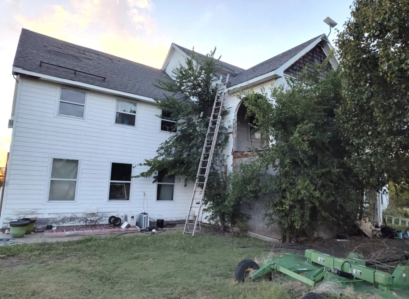 Single Family Residence For Sale in Grayson County , 5077 E Line Road, Whitewright, Texas 75491, 4 Bedroom, 3 Bathroom, Garage spaces, 4,440 Sqft, built in 2002, mls#21186929, Real Estate Agent in Whitewright, Homes For Sale in Grayson county, Homes For Sale in Whitewright, Realtor in Whitewright Texas, Real Estate Brokerage Independent Realty Texas, Luminita Cordes Realtor