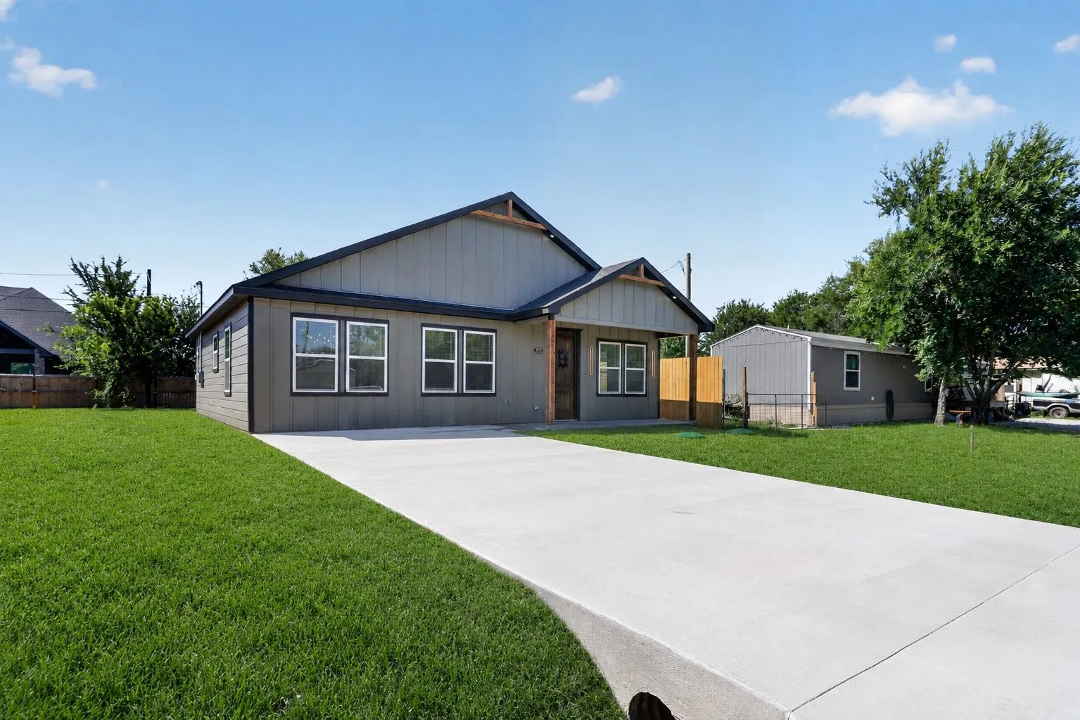 Single Family Residence For Sale in Hood County , 2921 Blackjack Lane, Granbury, Texas 76048, 3 Bedroom, 2 Bathroom, Garage spaces, 1,330 Sqft, built in 2026, New Construction - Incomplete, mls#21187127, Real Estate Agent in Granbury, Homes For Sale in Hood county, Homes For Sale in Granbury, Realtor in Granbury Texas, Real Estate Brokerage Independent Realty Texas, Luminita Cordes Realtor