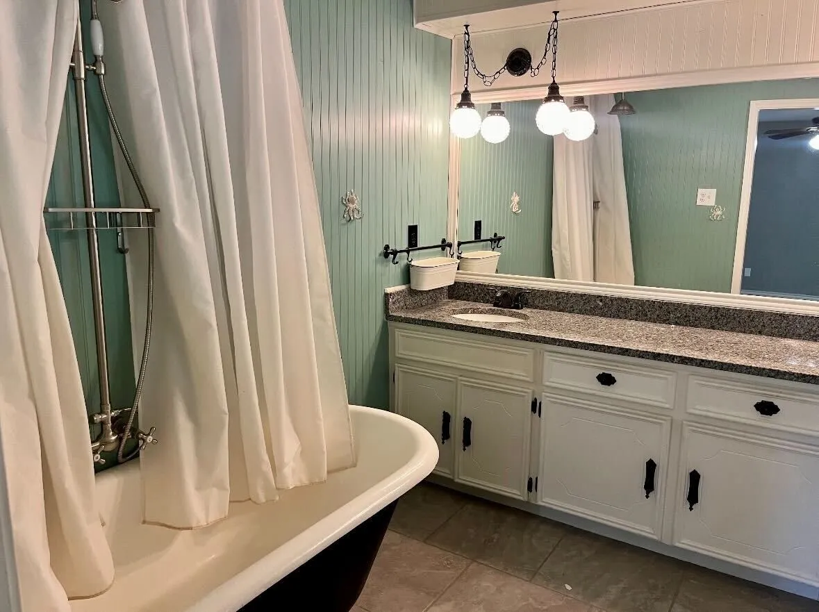 Single Family Residence For Sale in Rockwall County , 3221 FM 551, Royse City, Texas 75189, 3 Bedroom, 2 Bathroom, 1 Garage spaces, 2,114 Sqft, built in 1984, Preowned, mls#21186355, Real Estate Agent in Royse City, Homes For Sale in Rockwall county, Homes For Sale in Royse City, Realtor in Royse City Texas, Real Estate Brokerage Independent Realty Texas, Luminita Cordes Realtor