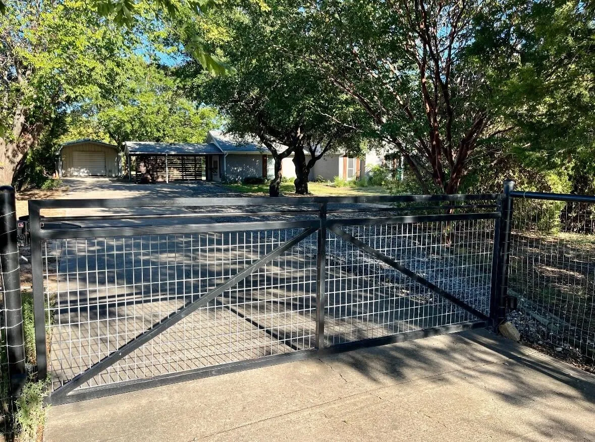 Single Family Residence For Sale in Rockwall County , 3221 FM 551, Royse City, Texas 75189, 3 Bedroom, 2 Bathroom, 1 Garage spaces, 2,114 Sqft, built in 1984, Preowned, mls#21186355, Real Estate Agent in Royse City, Homes For Sale in Rockwall county, Homes For Sale in Royse City, Realtor in Royse City Texas, Real Estate Brokerage Independent Realty Texas, Luminita Cordes Realtor